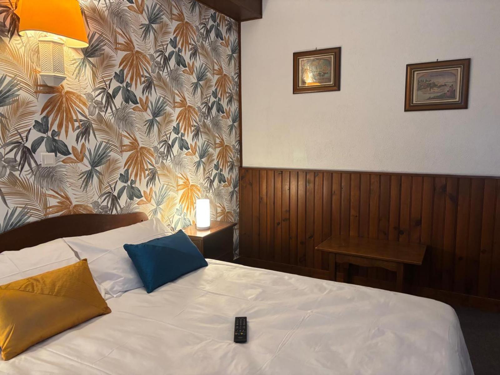 Double Room with Shower photo 2