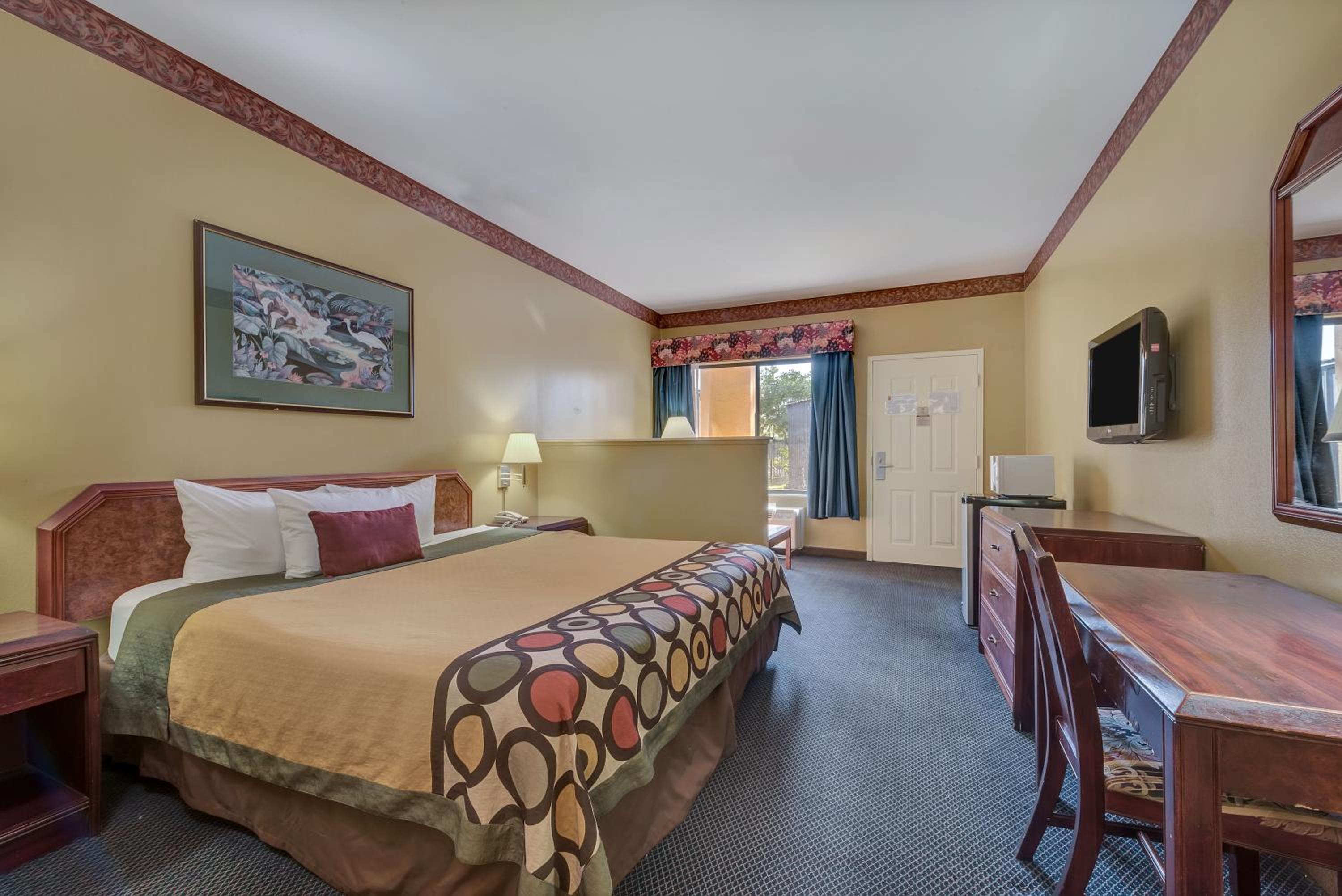 King Room - Second Floor/Non-Smoking - Photo 1