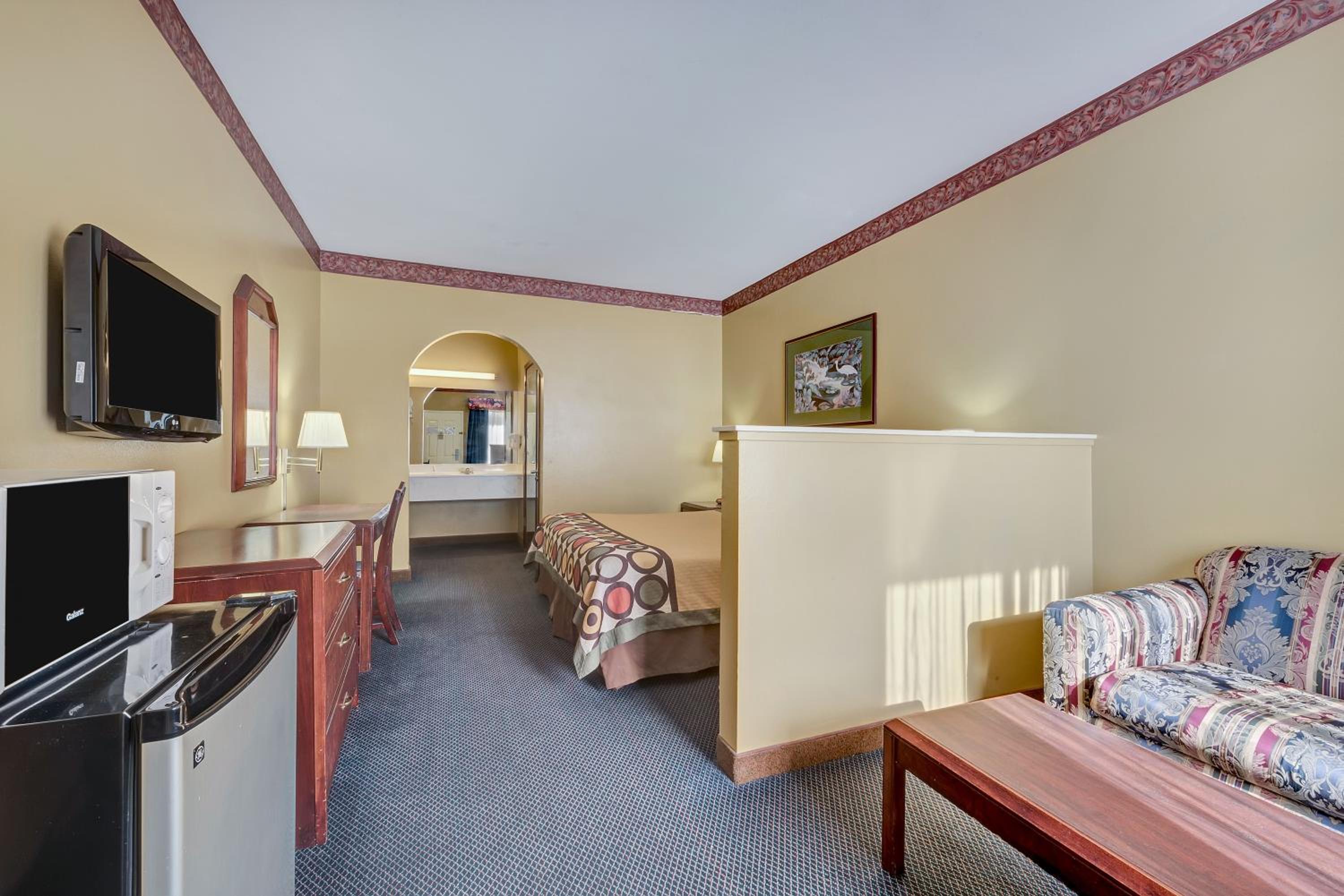 King Room - Second Floor/Non-Smoking - Photo 4