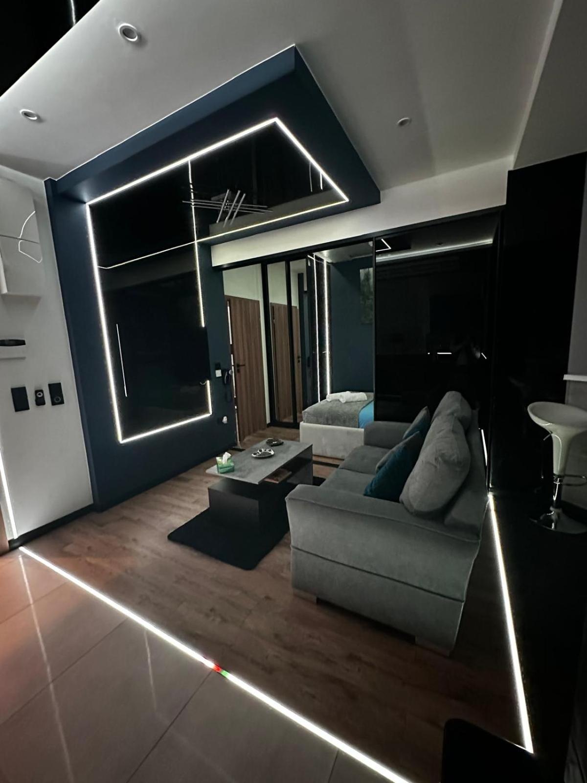 Studio Apartment photo 1