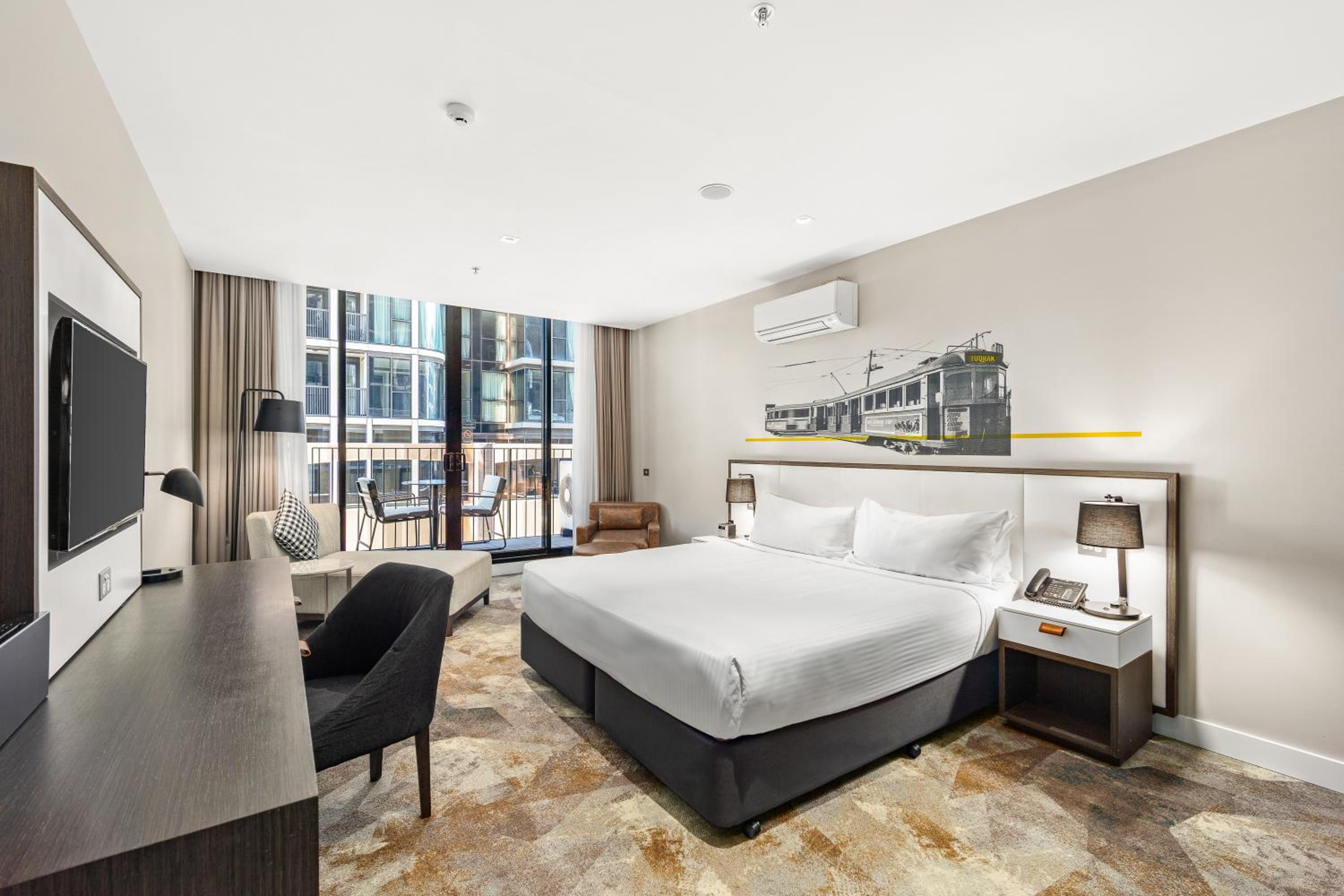 Peppers King Room with Balcony