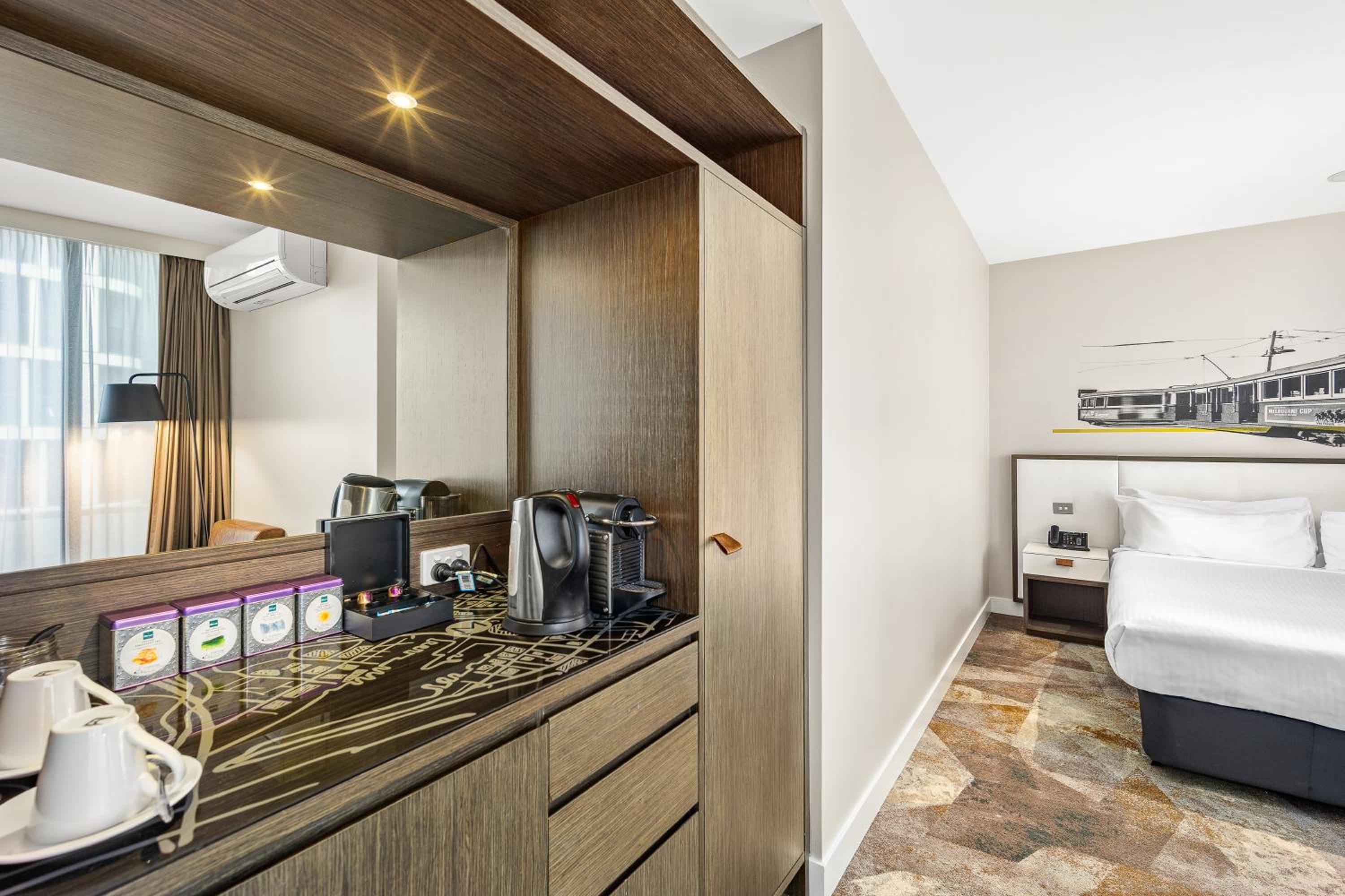 Two-Bedroom Suite thumbnail 6