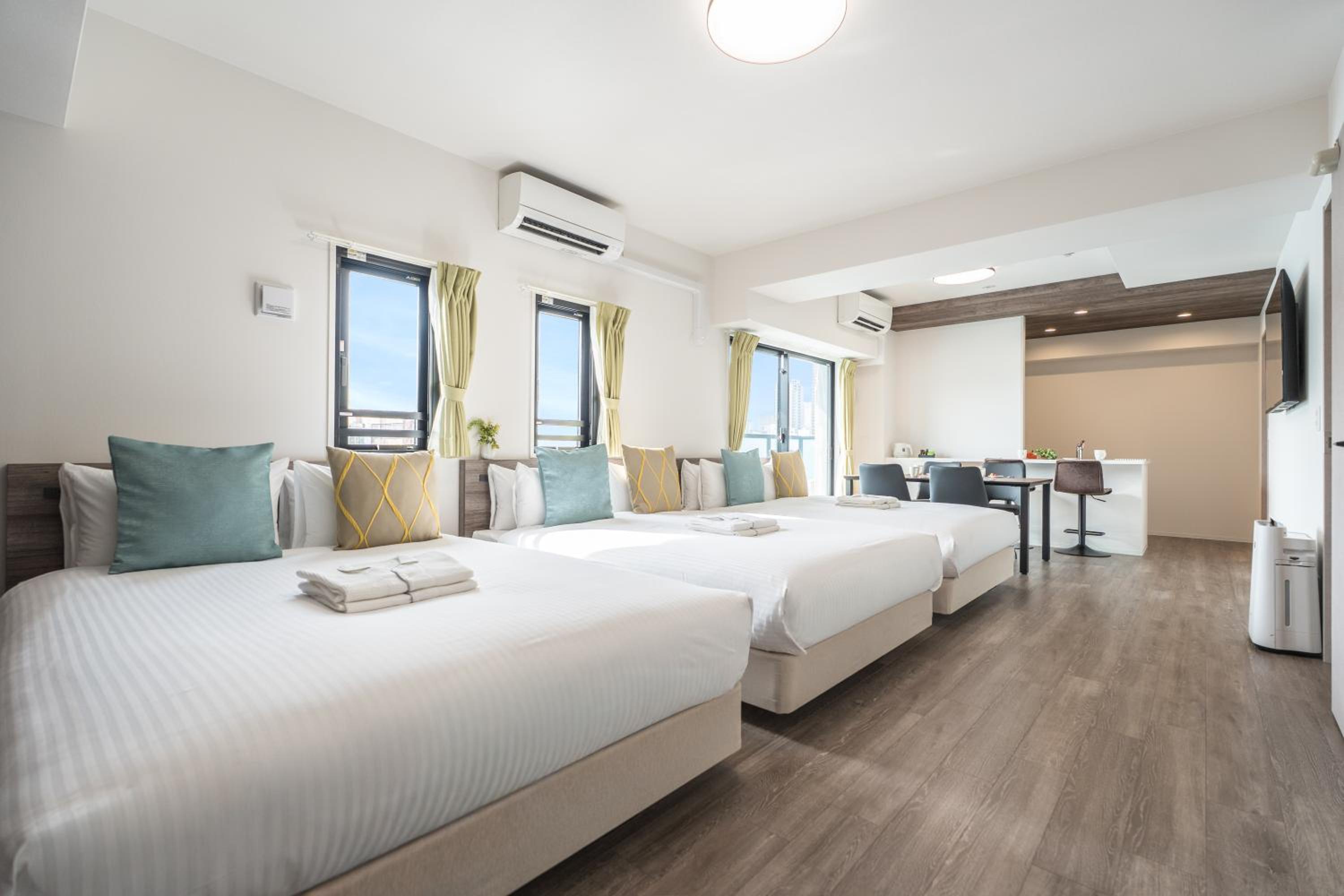 Deluxe Family Suite