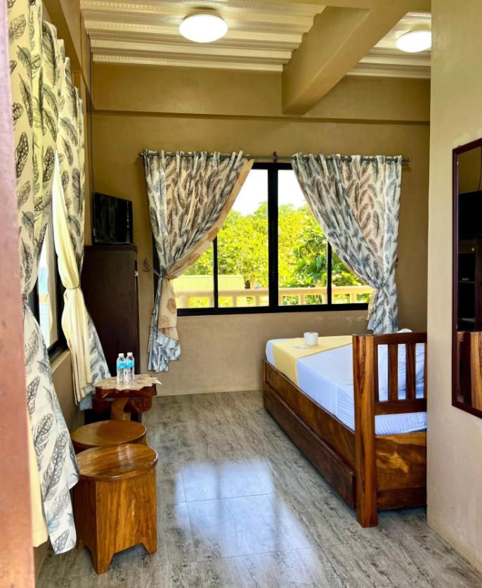 Deluxe King Suite - Photo 20