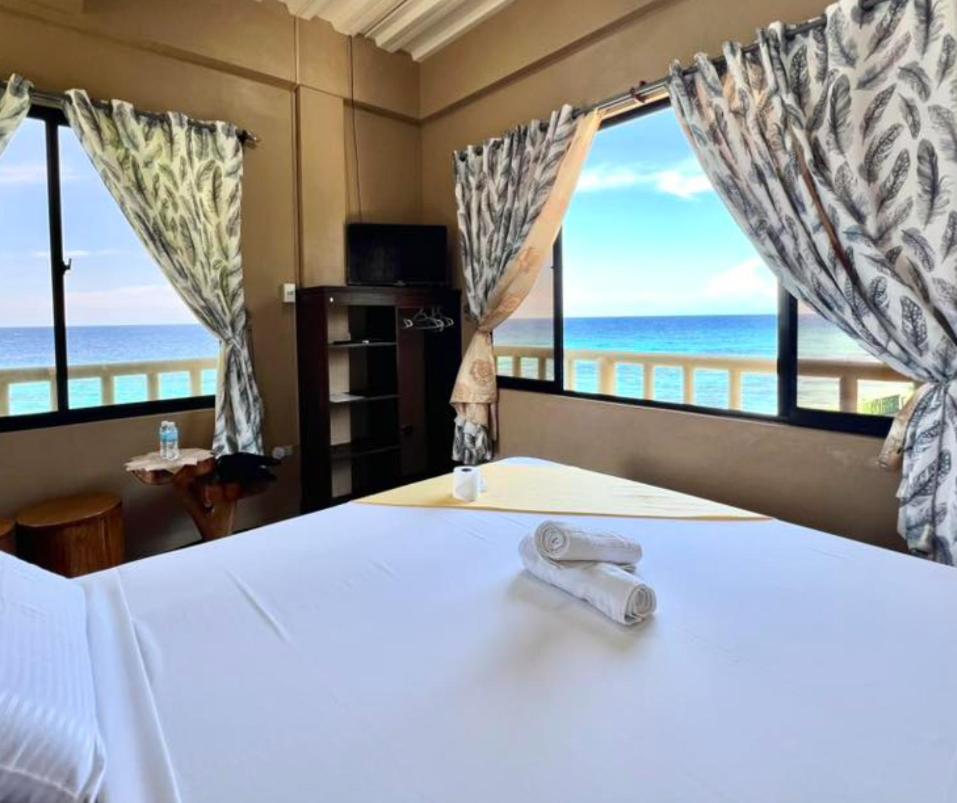 Deluxe King Suite - Photo 1
