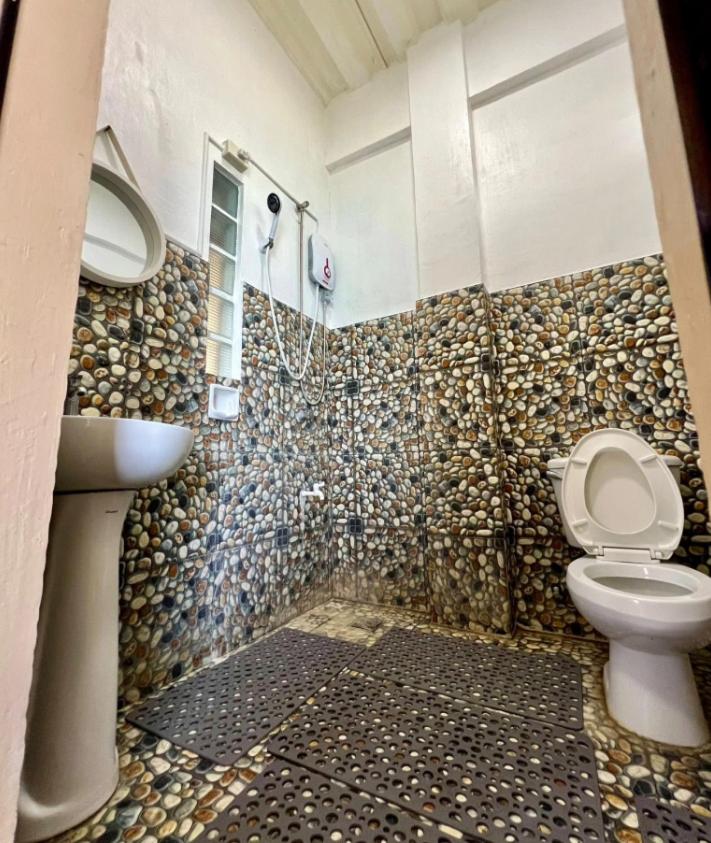 Deluxe King Suite - Photo 6