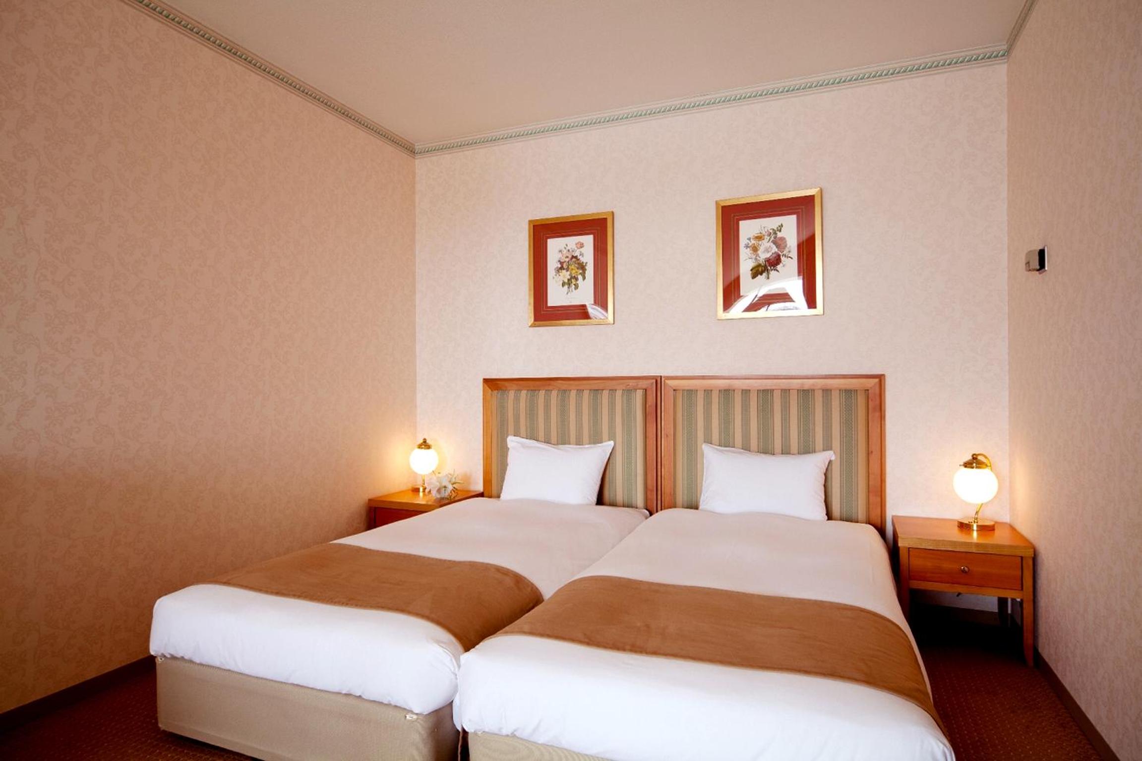 Deluxe Twin Room with Sea View Private Bathroom - non-smoking photo 2