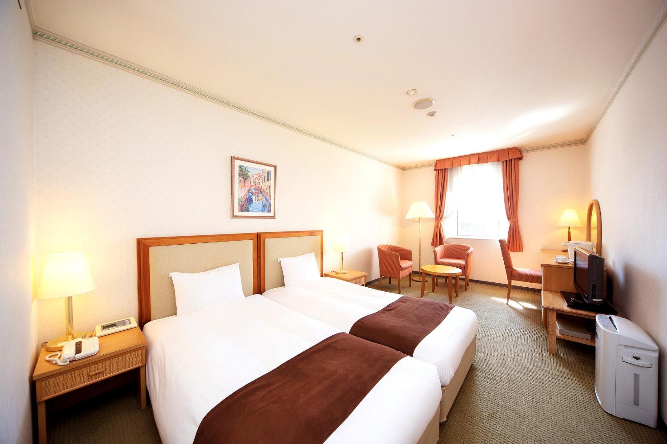 Standard Twin Room with Sea View - Non Smoking photo 1