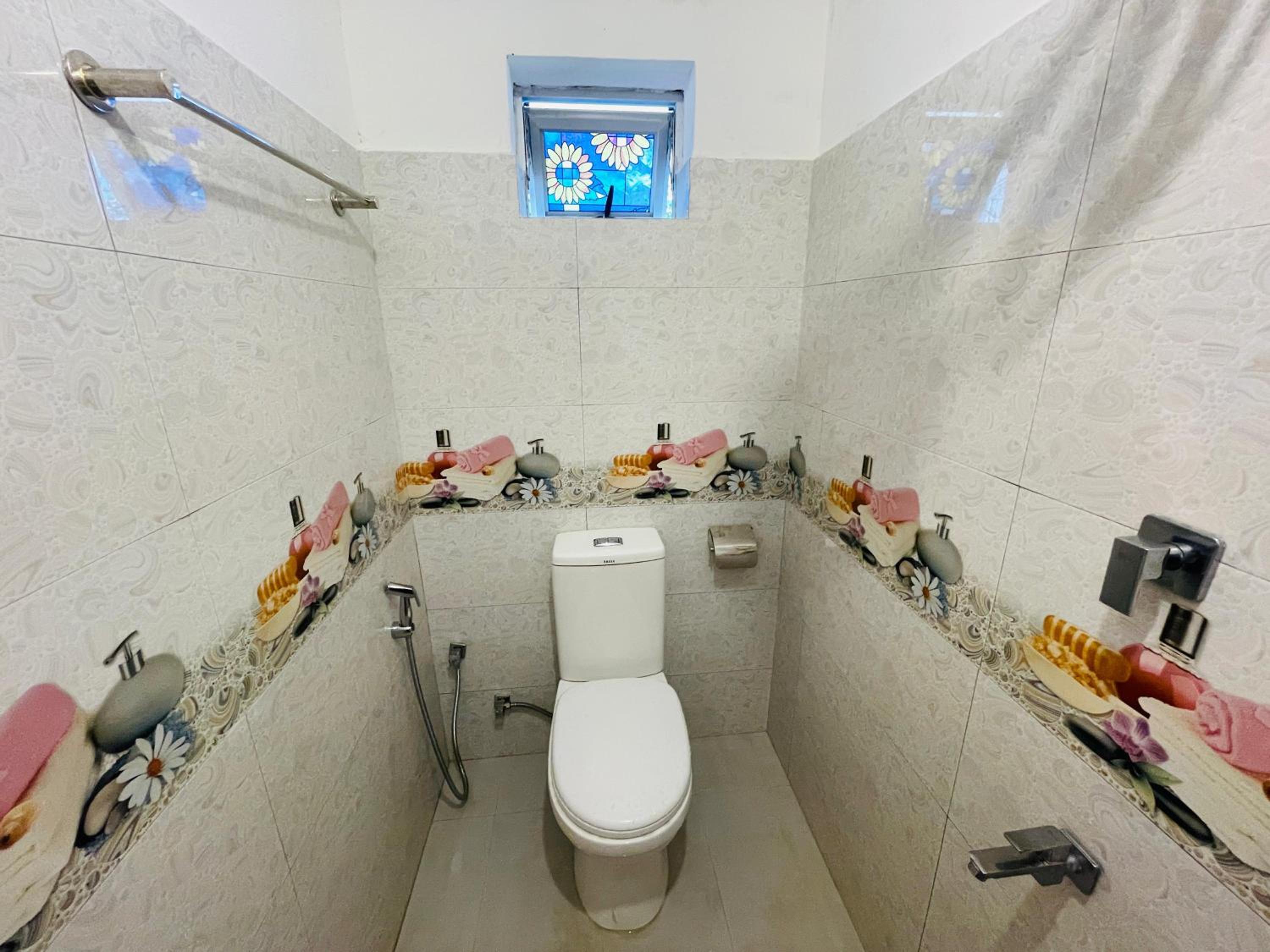 Double Room with Private Bathroom photo 2