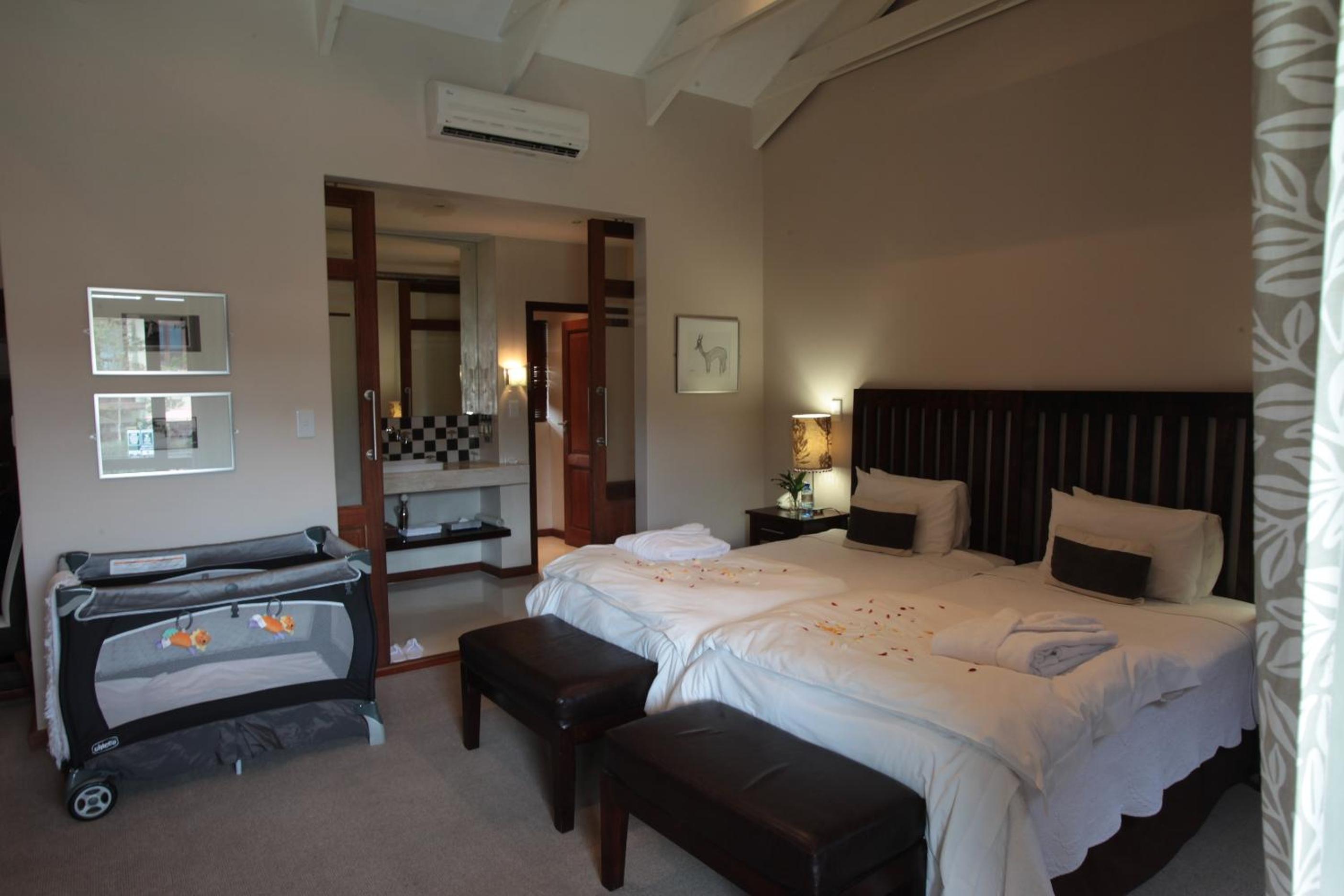Deluxe Room - Photo 8
