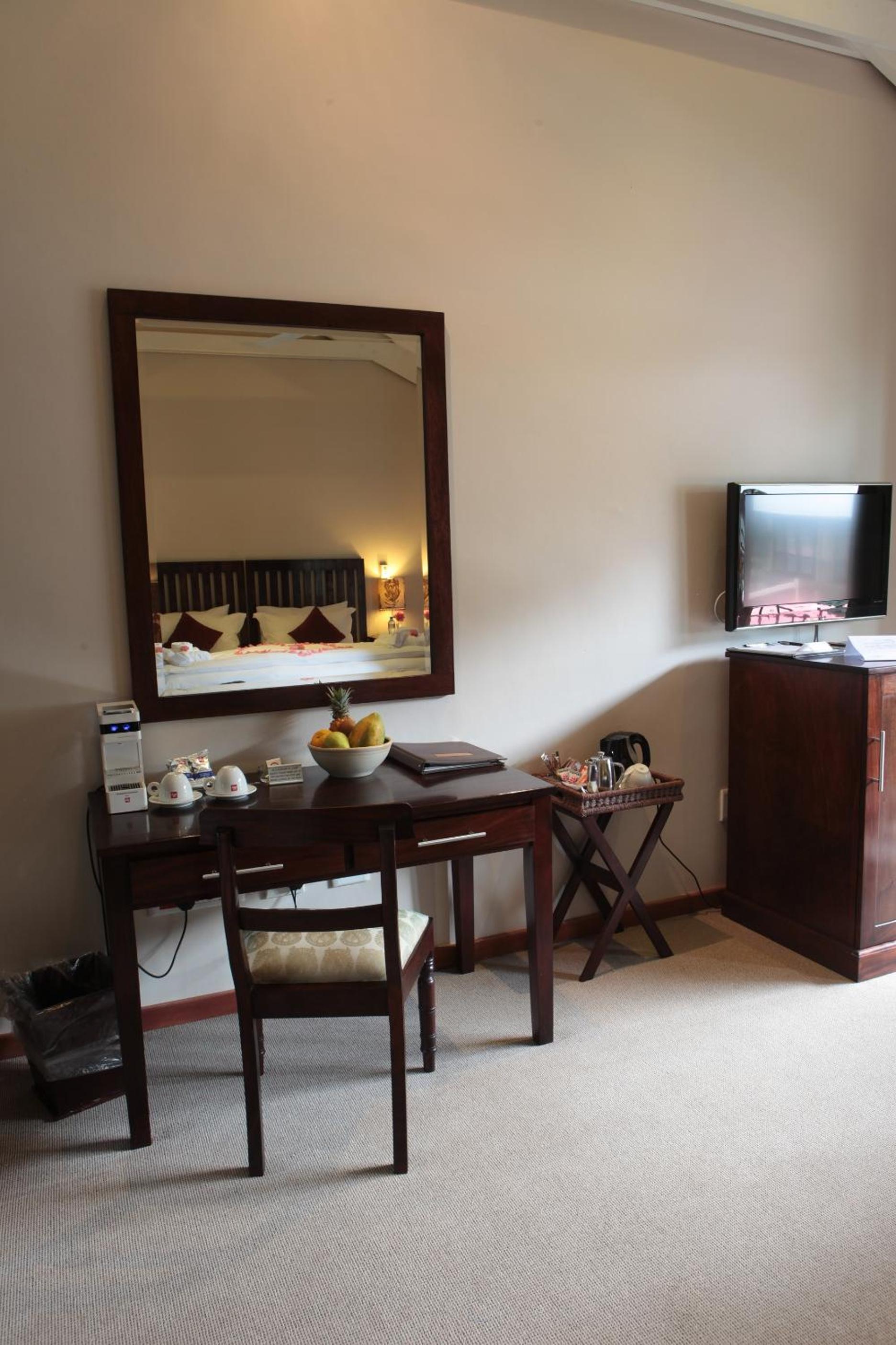 Deluxe Room - Photo 9