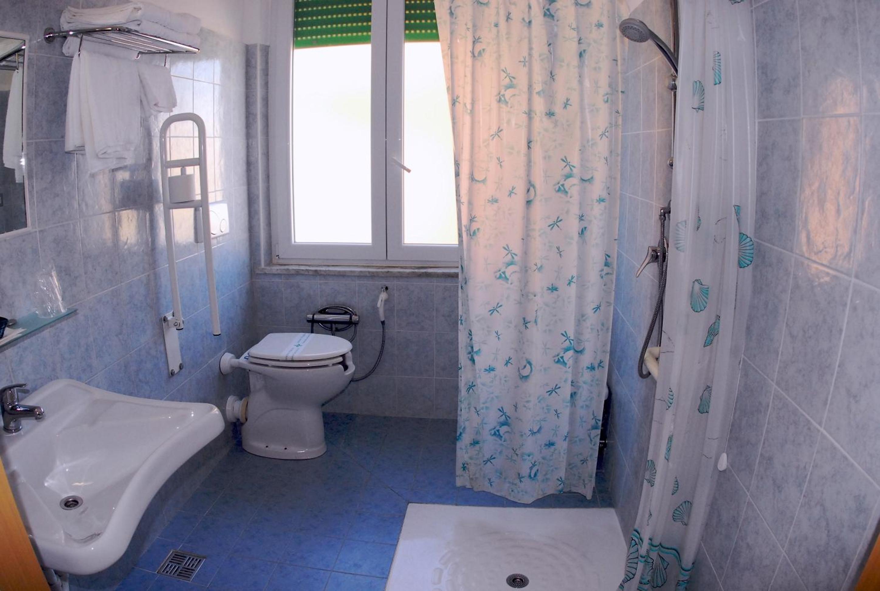 Double or Twin Room photo 2