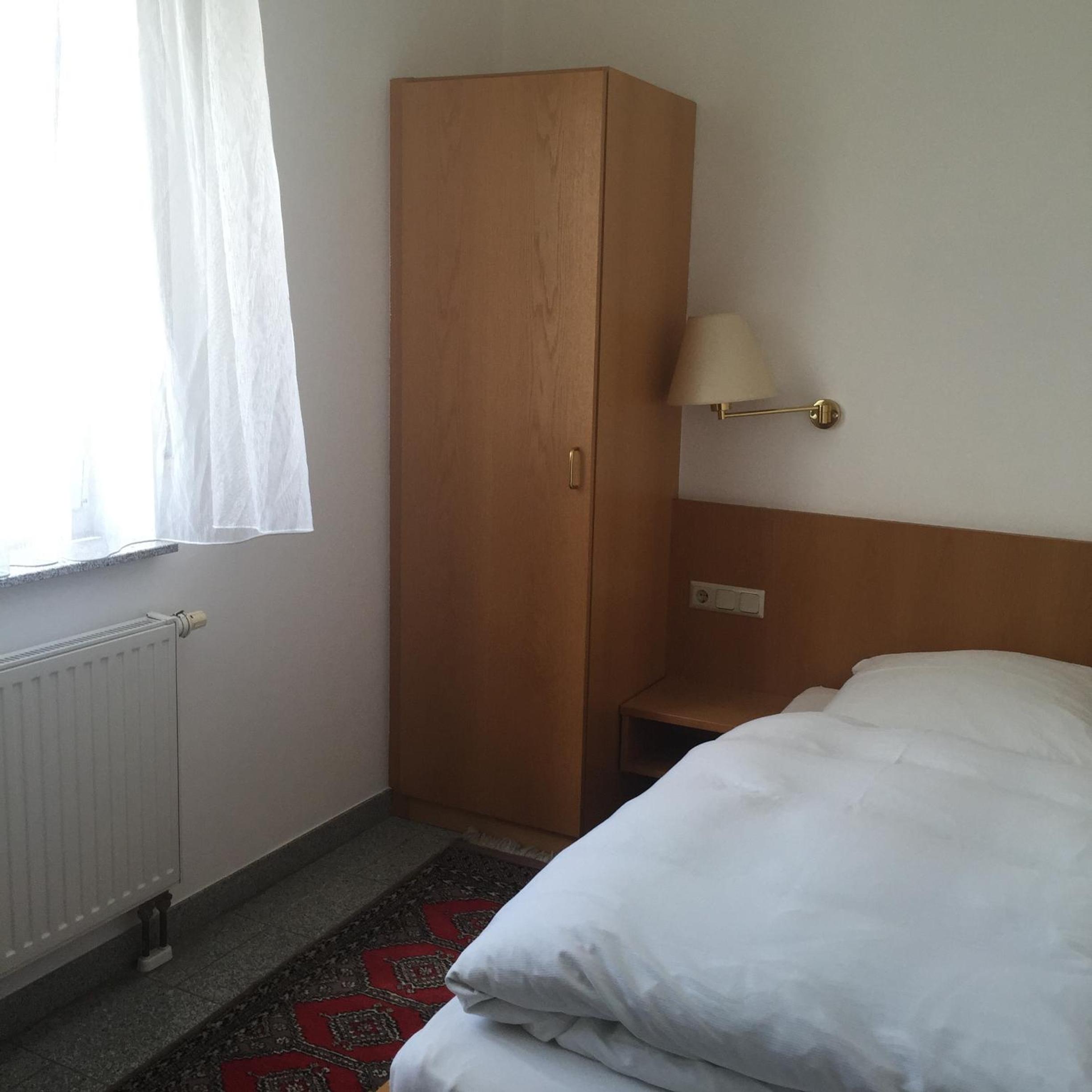 Single Room with Bathroom photo 3