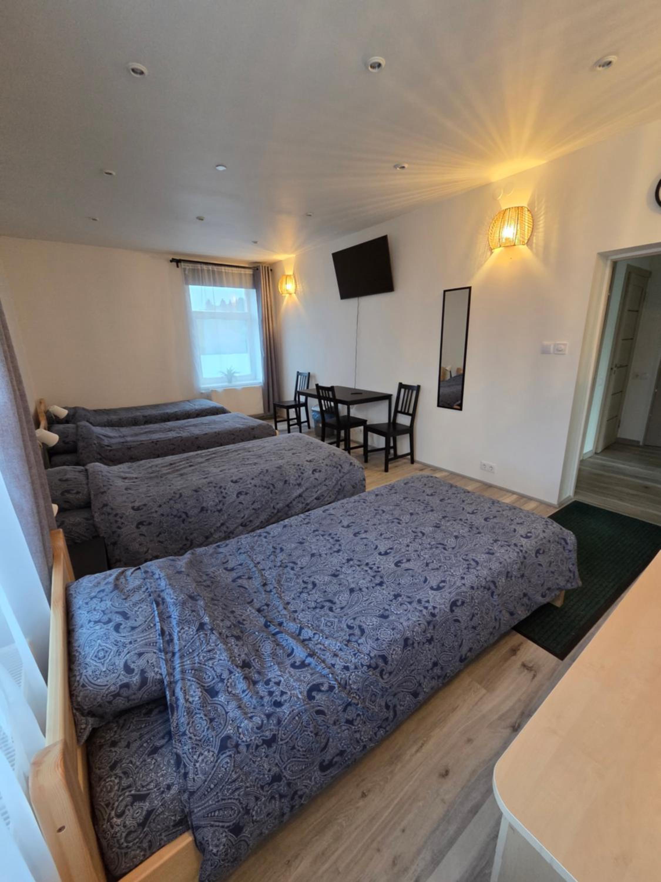 Quadruple Room with Private Bathroom photo 3