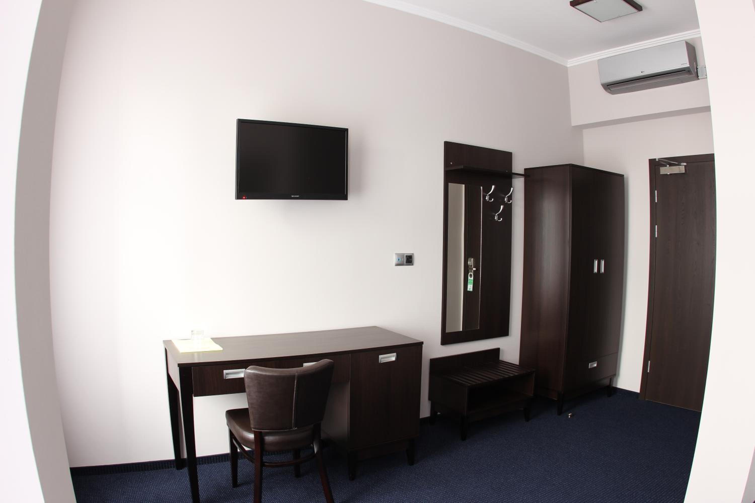 Triple Room - Photo 5