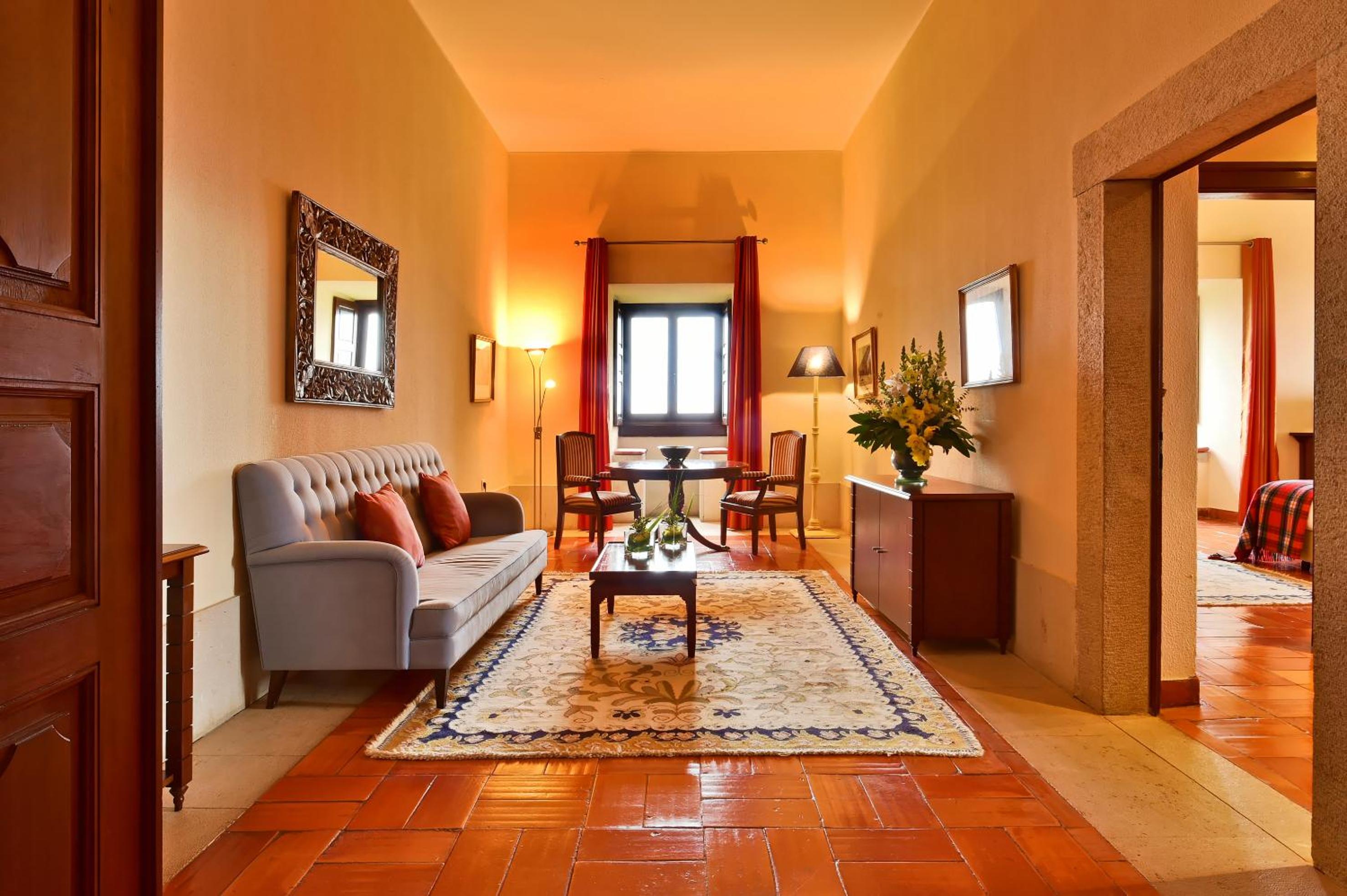 Suite - Photo 5