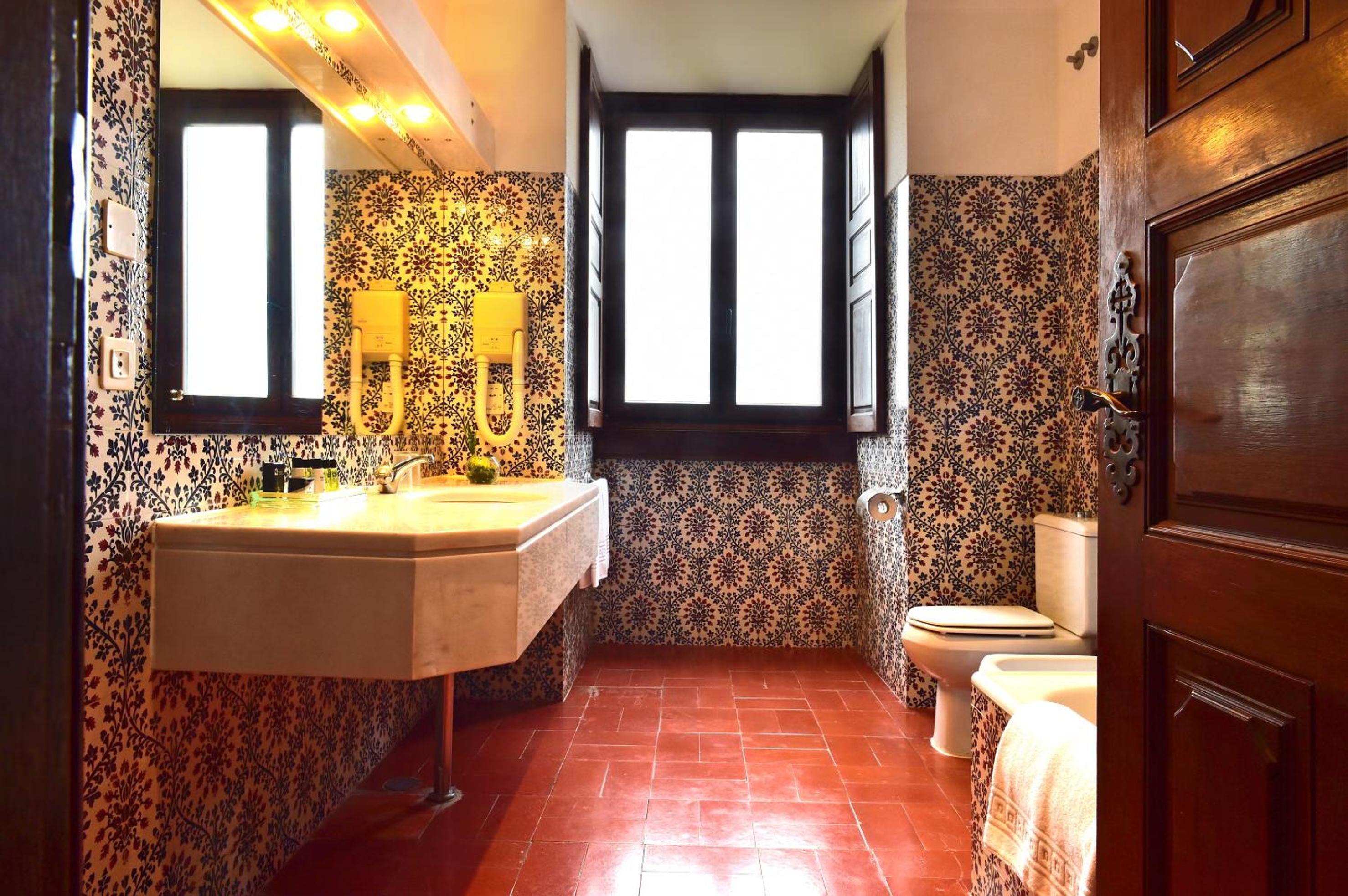 Suite - Photo 7