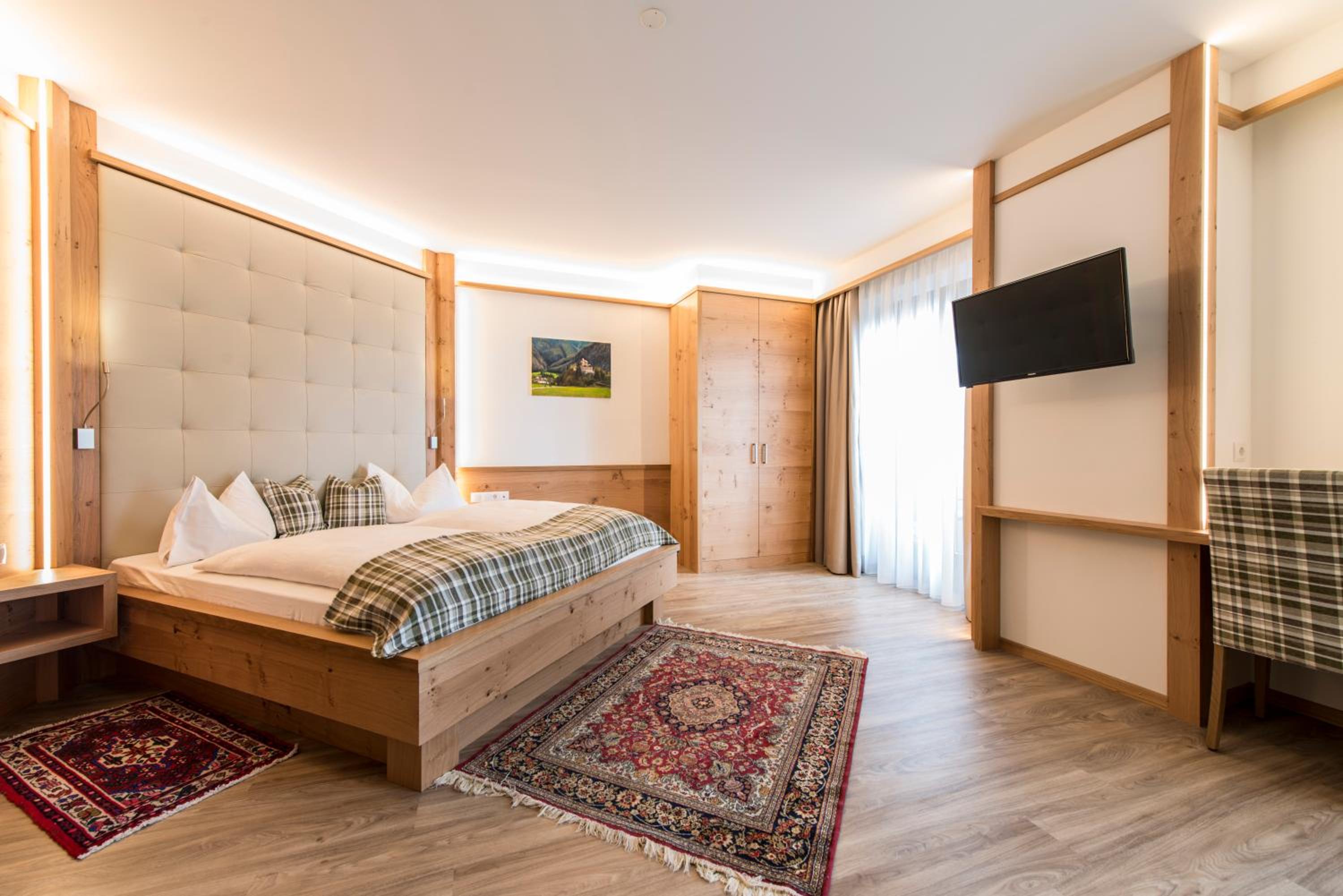 Quadruple room with courtyard view