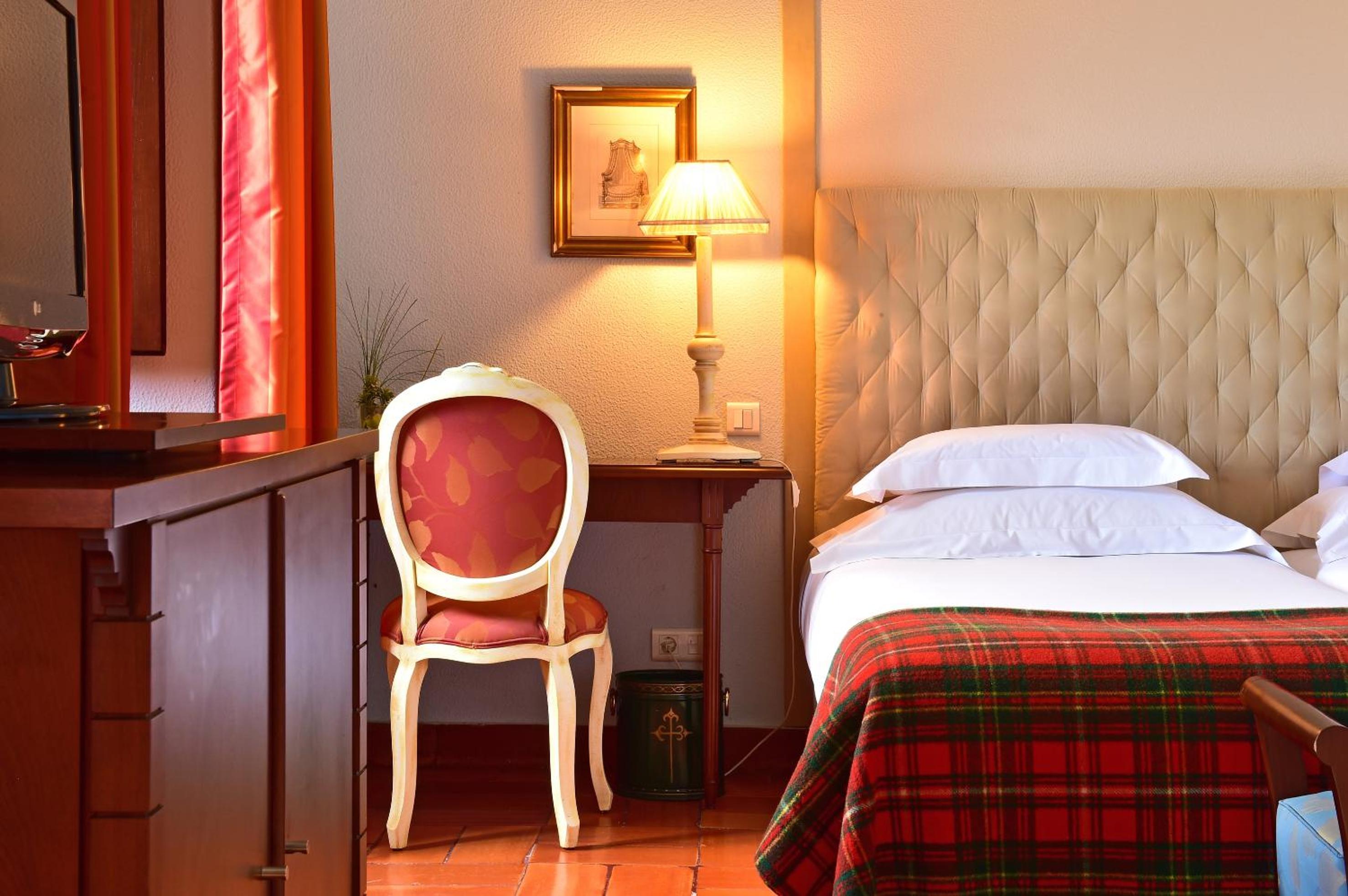 Classic Double or Twin Room - Photo 5