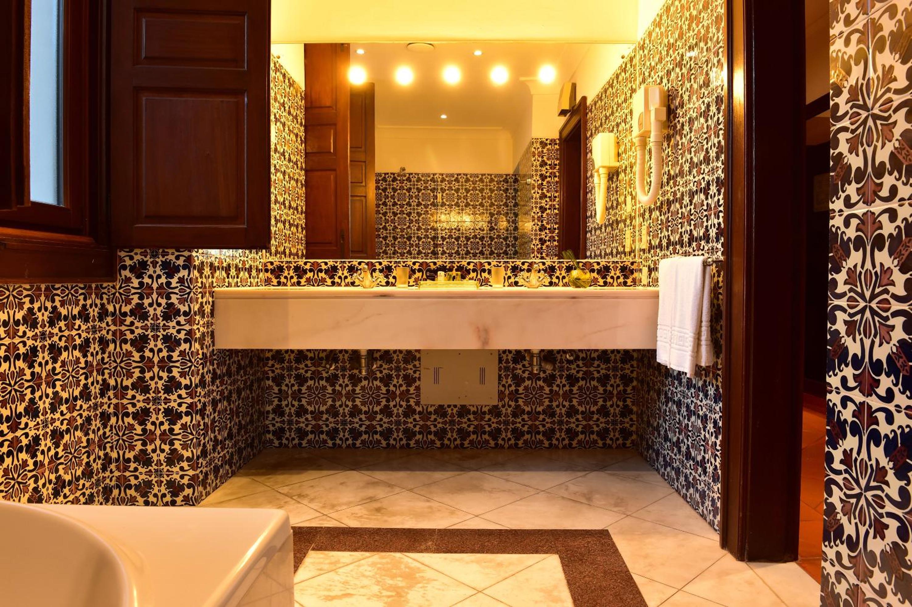 Superior Double or Twin Room - Photo 2