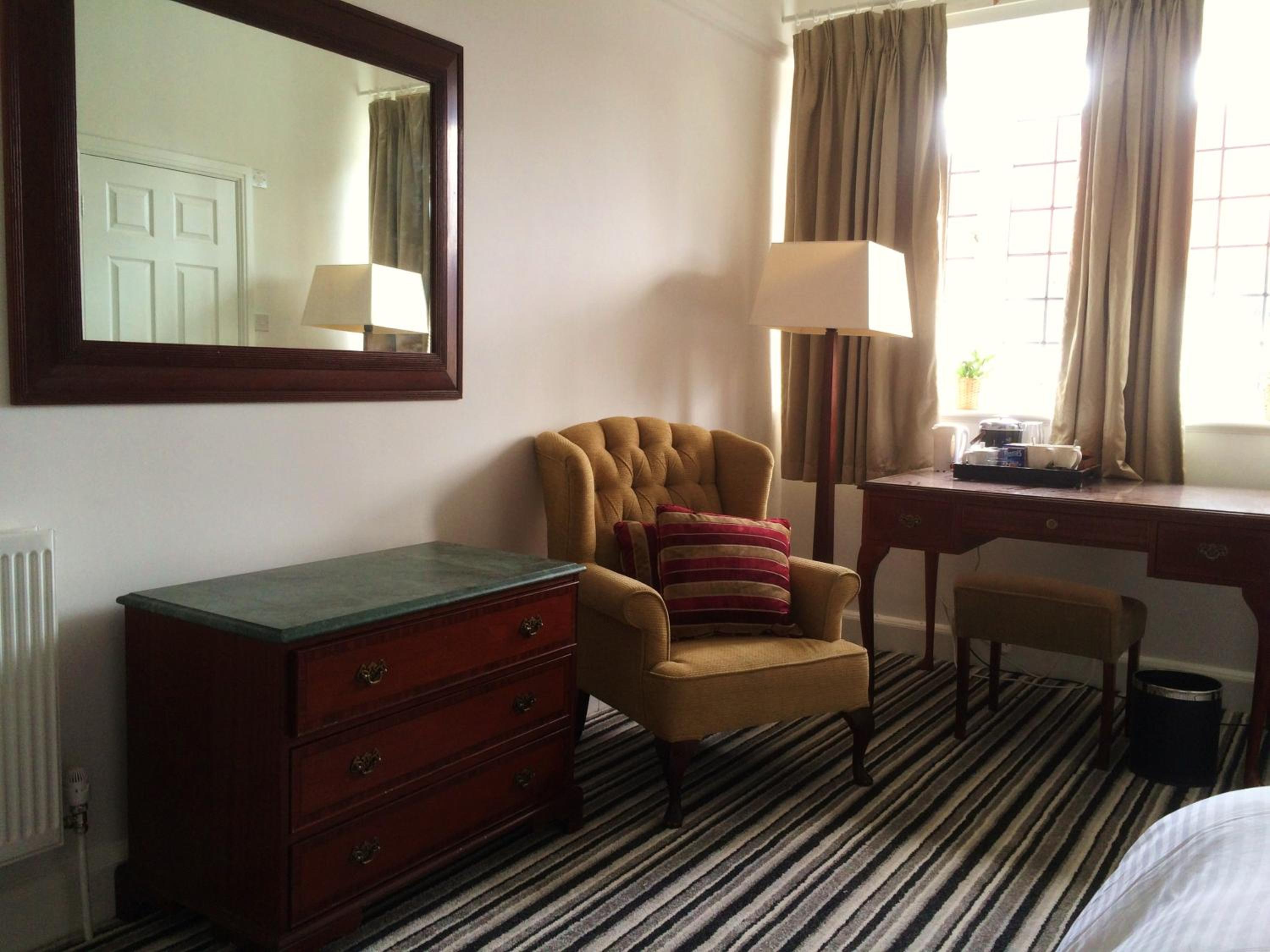 Large Double Room - Photo 5