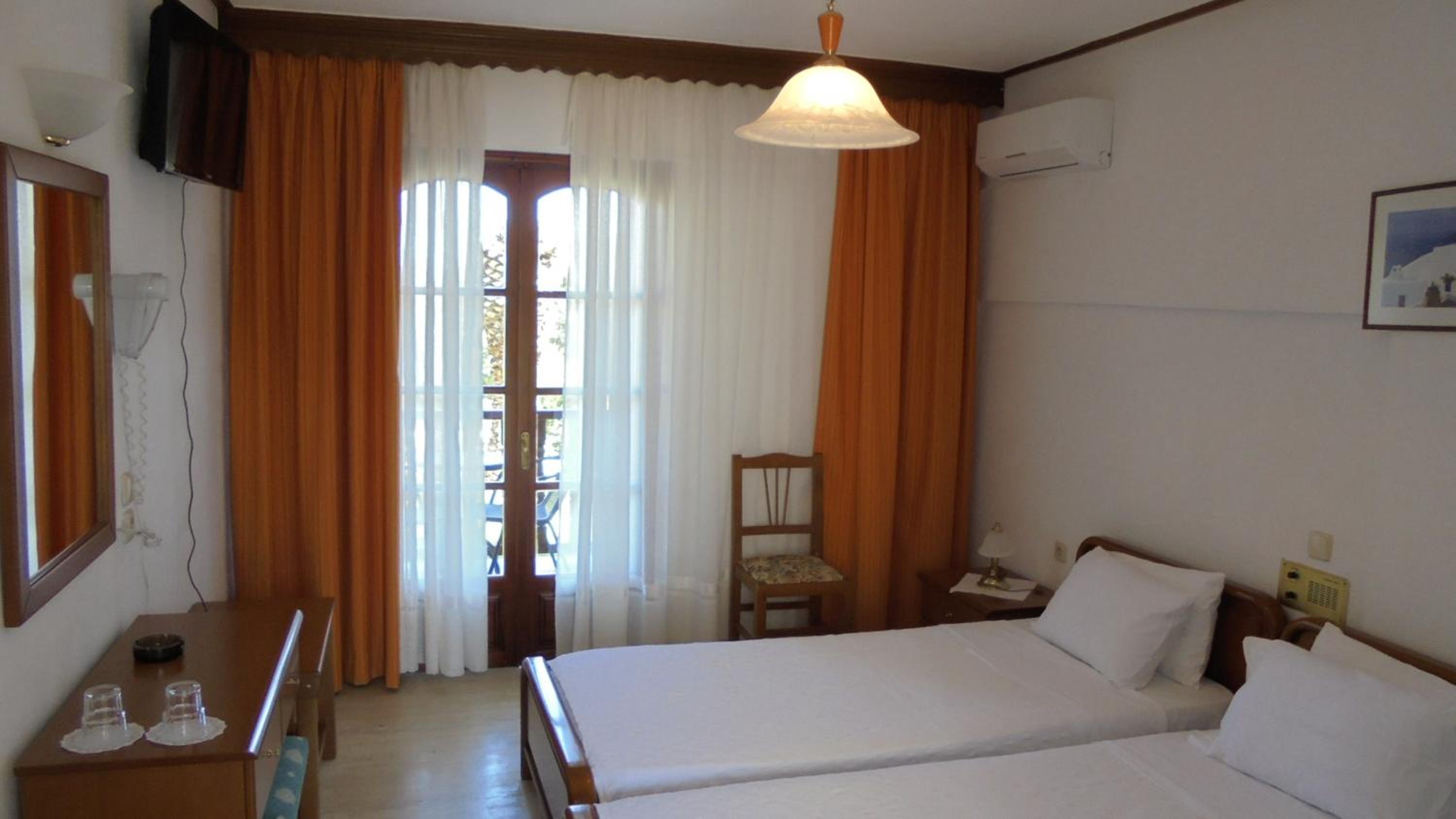 Budget Twin Room with Garden View photo 2