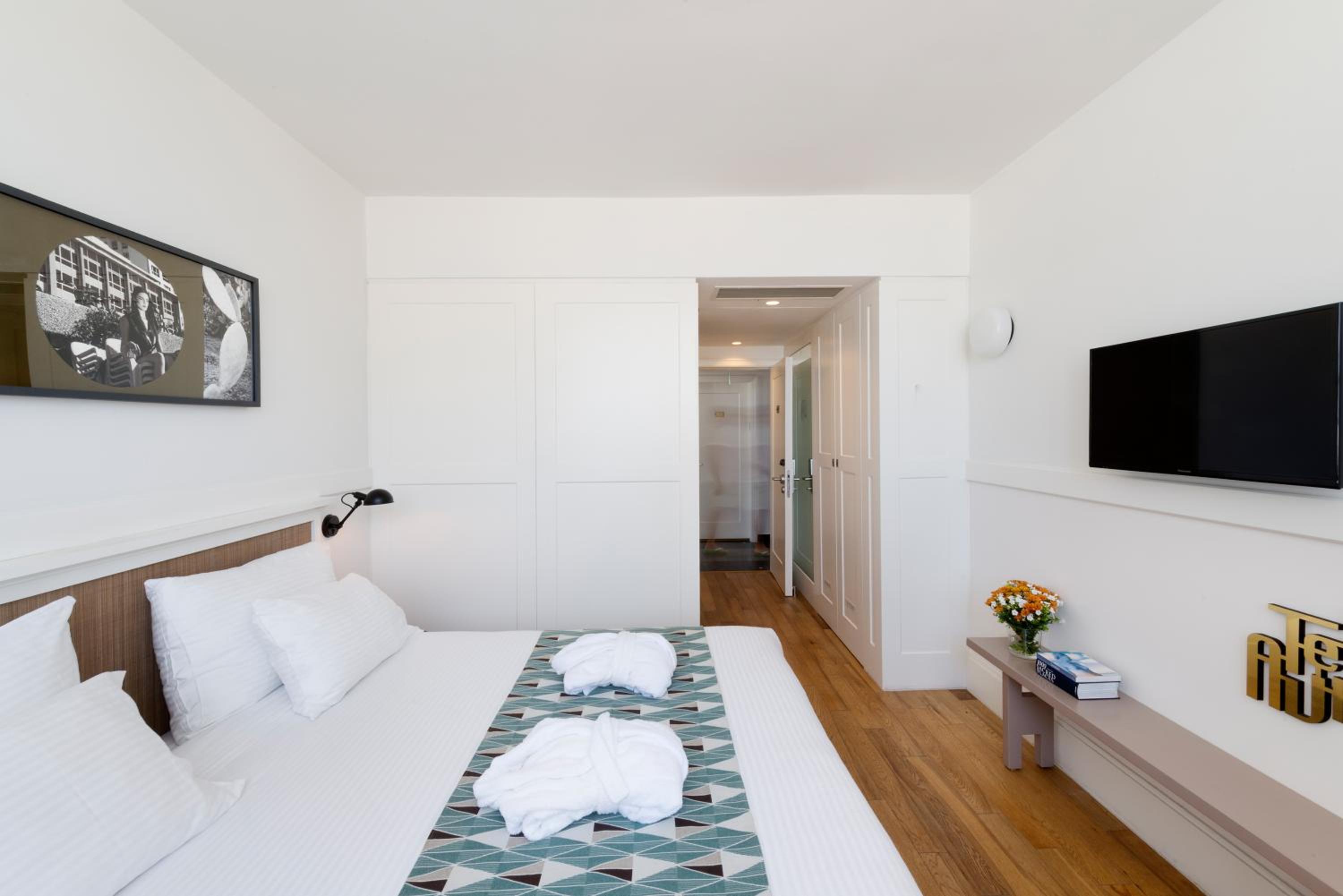 Superior Double or Twin Room photo 3