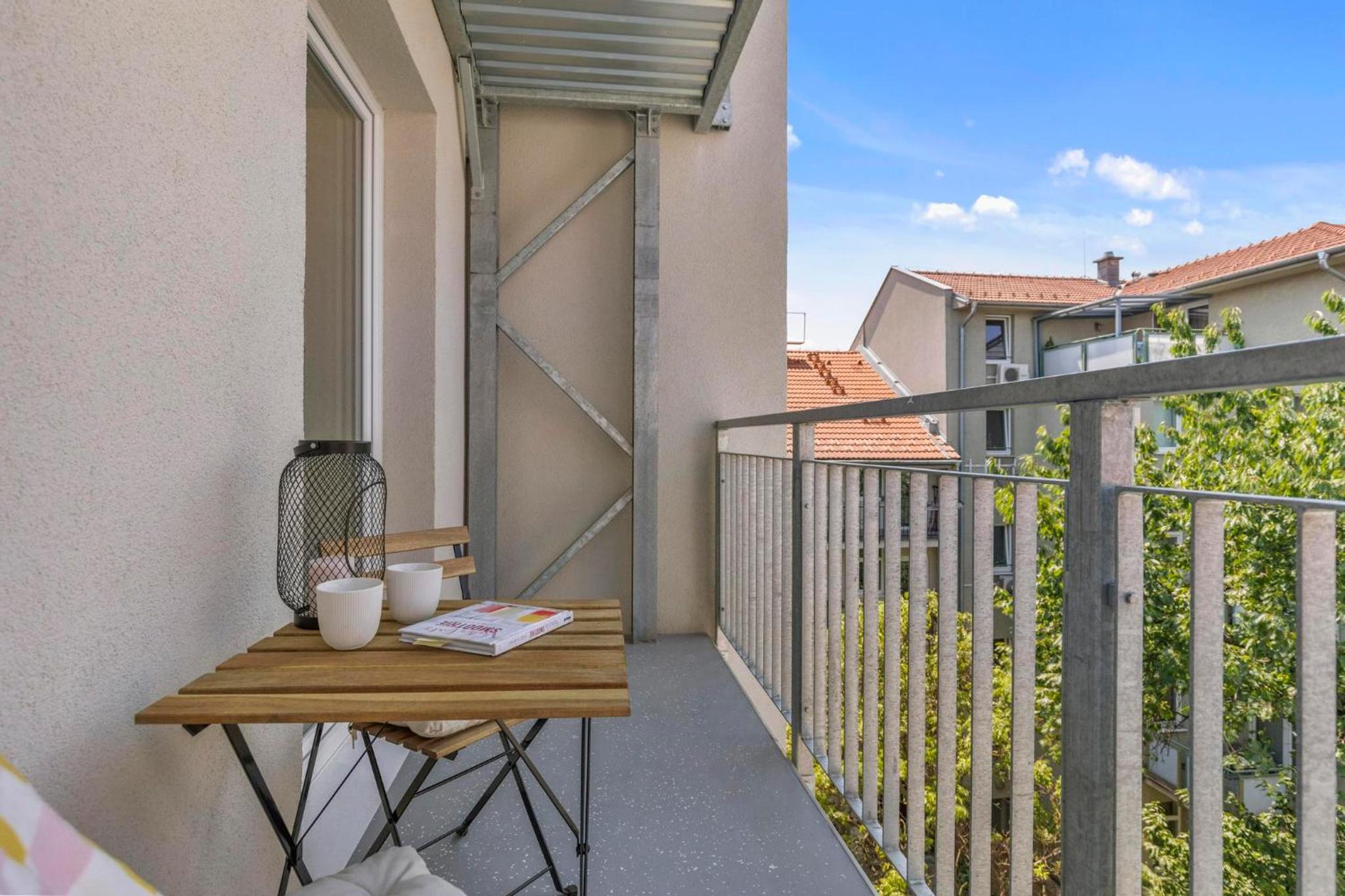 One-Bedroom Superior Apartment with Balcony