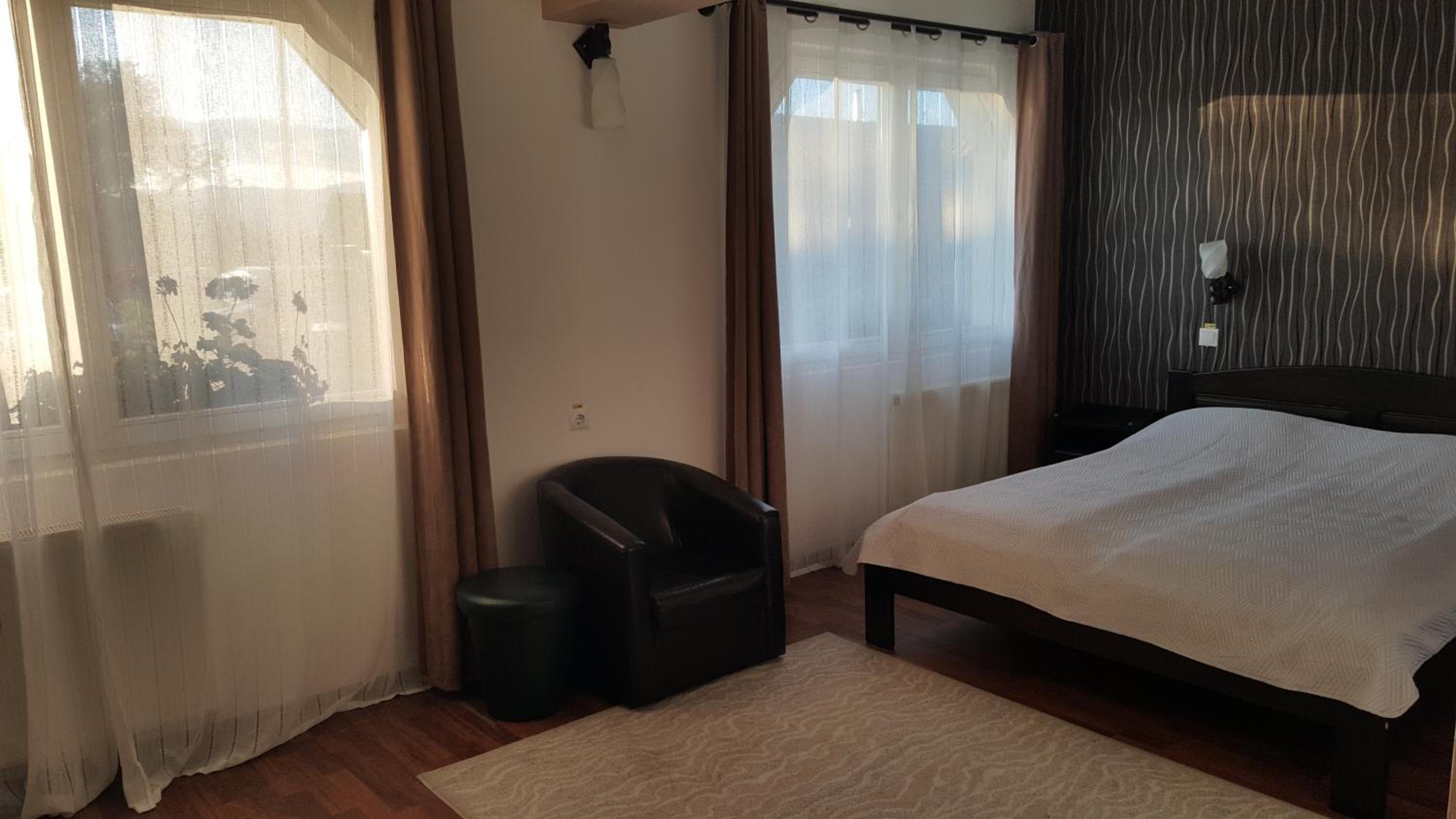 Triple Room - Photo 7