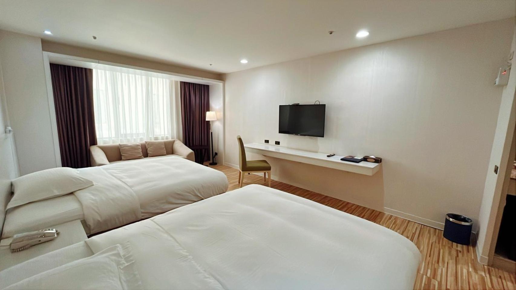 Deluxe Triple Room photo 3