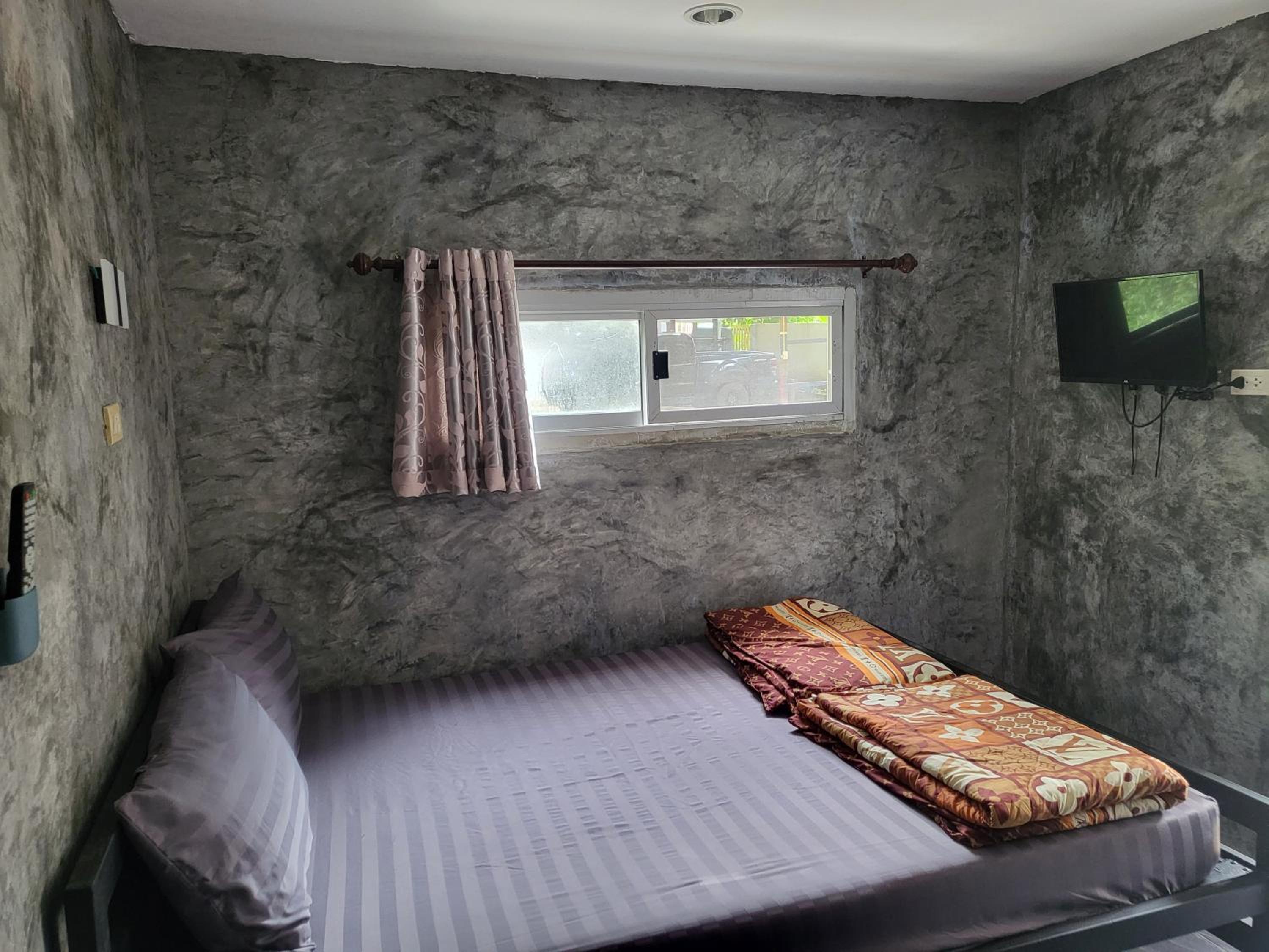 Double Room with Balcony - Photo 1
