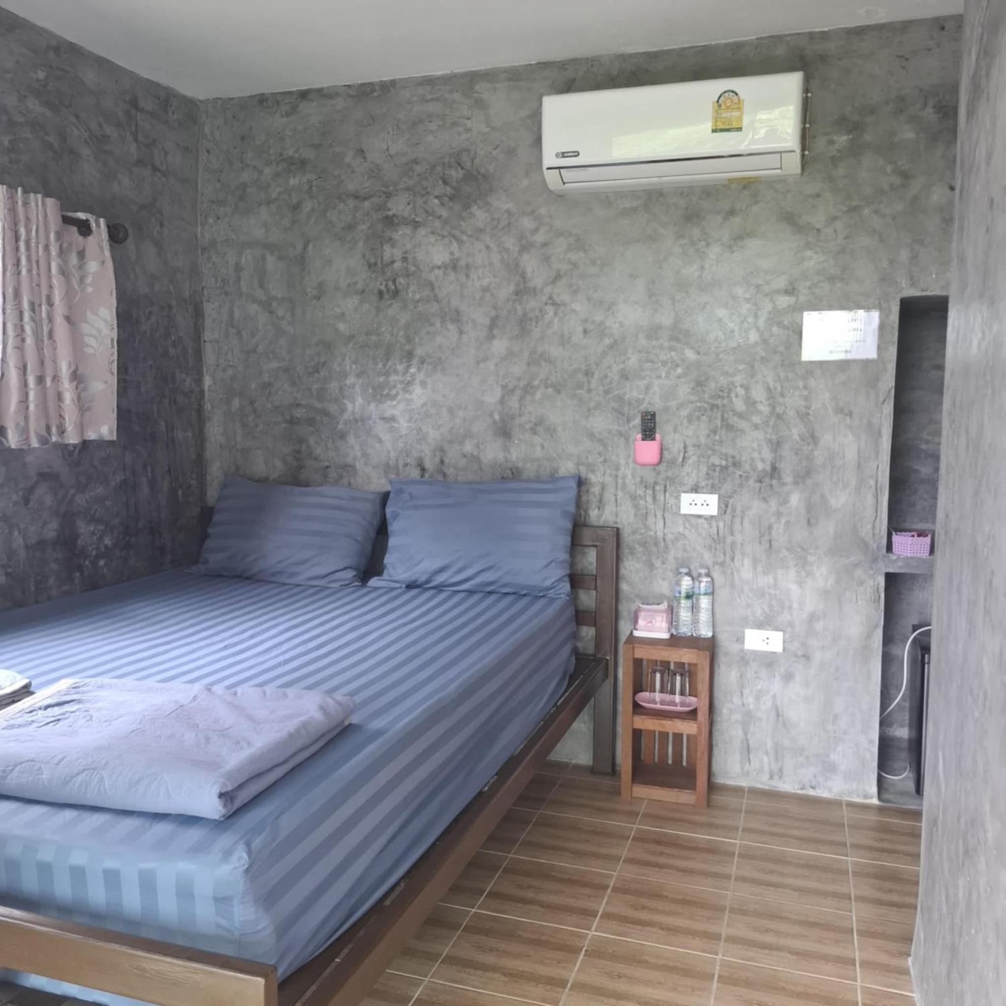 Double Room with Balcony - Photo 2