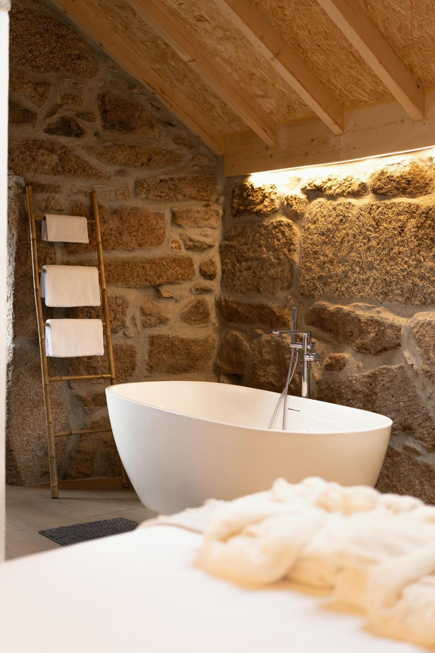Deluxe Double Room with Bath photo 1