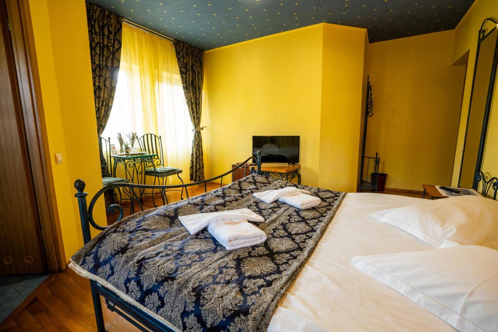 Double Room with Balcony photo 3