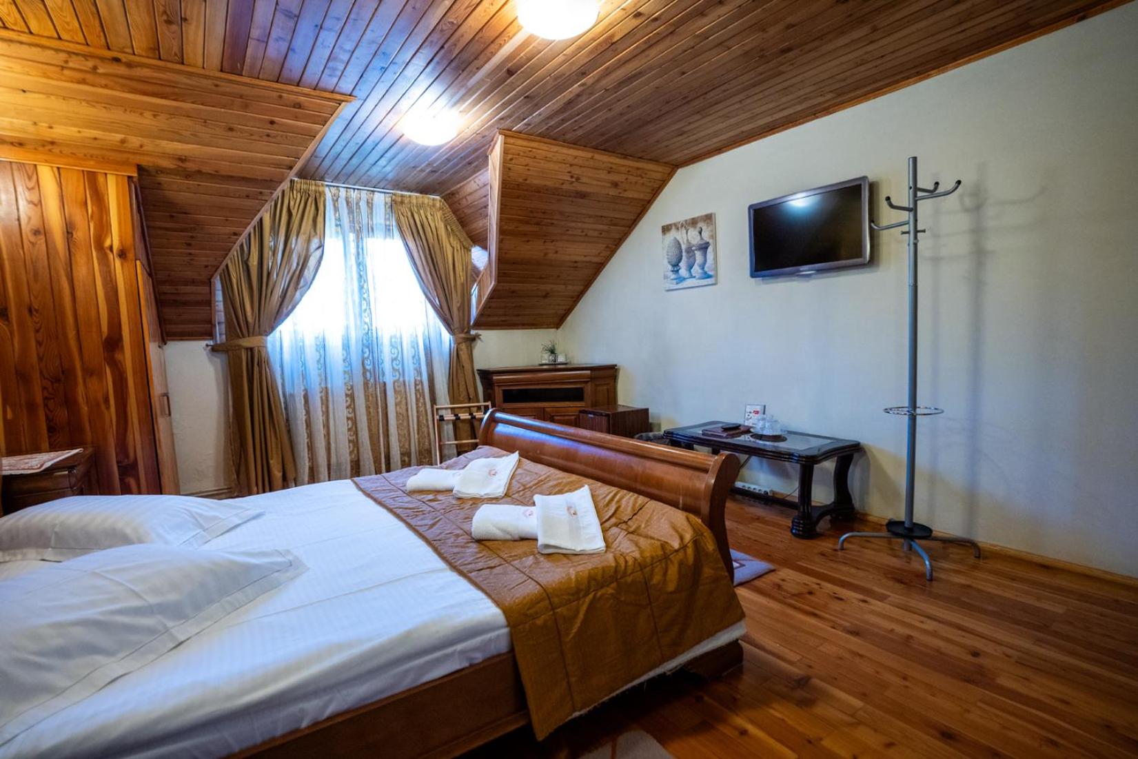 Double Room - Photo 1