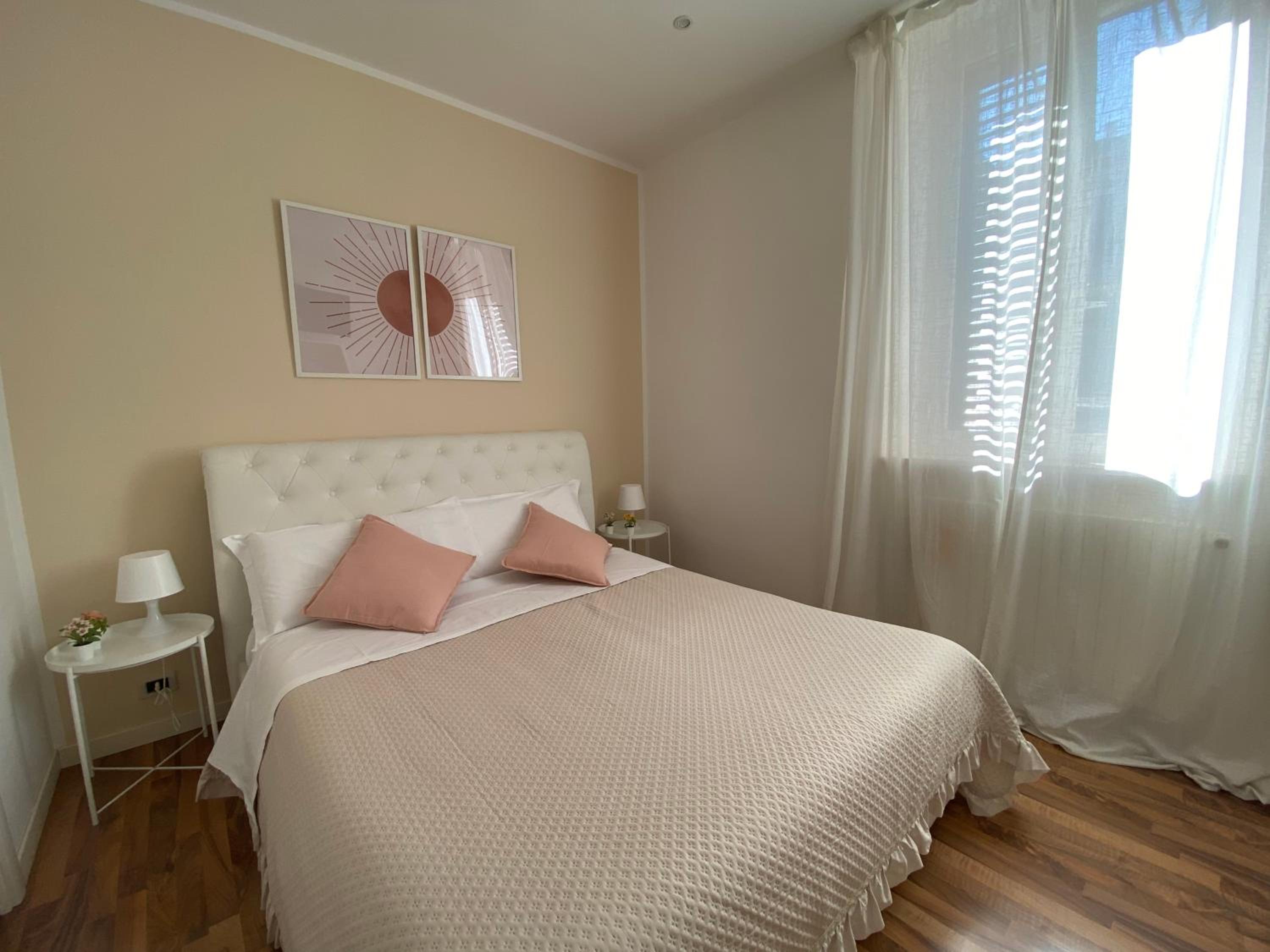 One-Bedroom Apartment photo 2