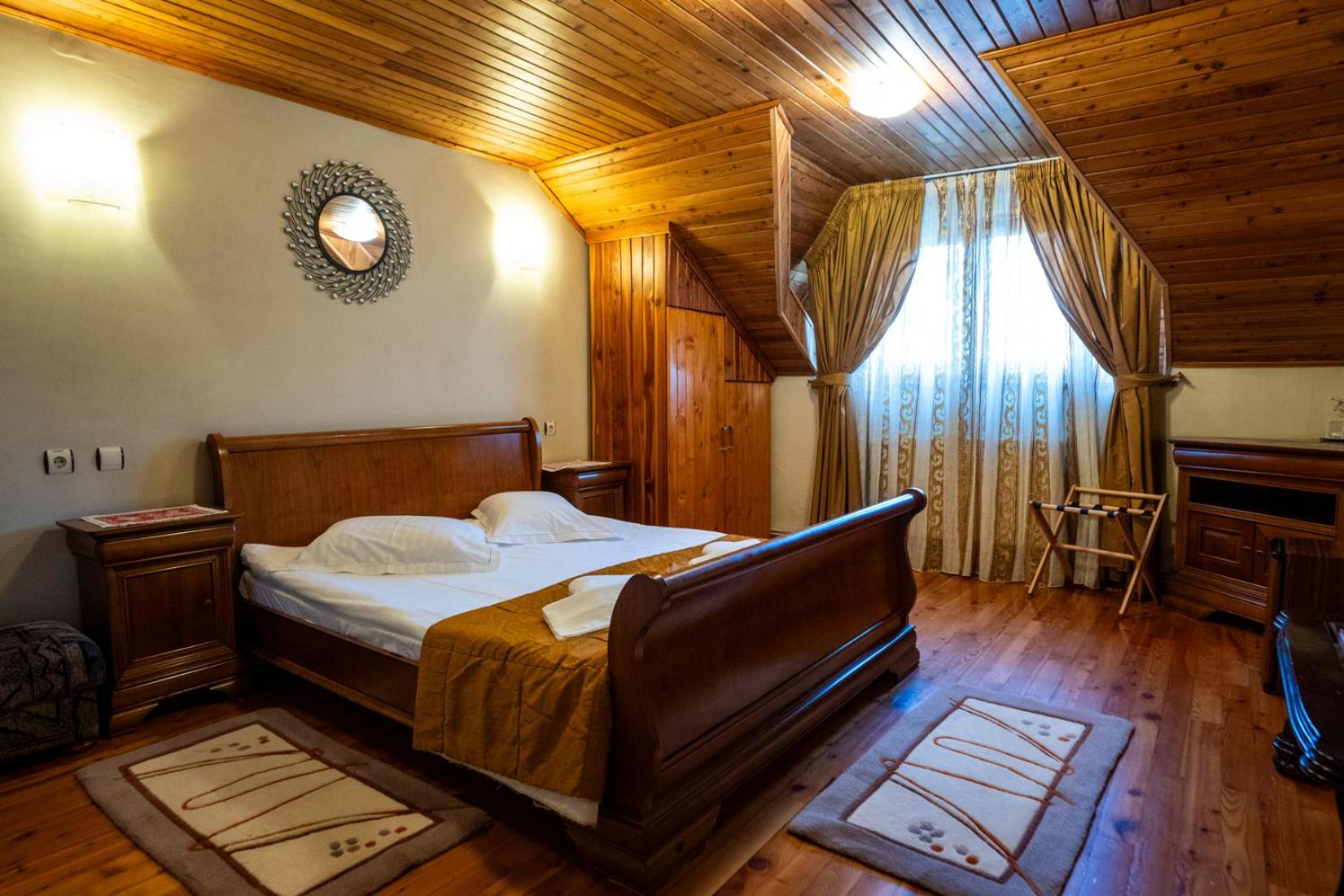 Double Room - Photo 3