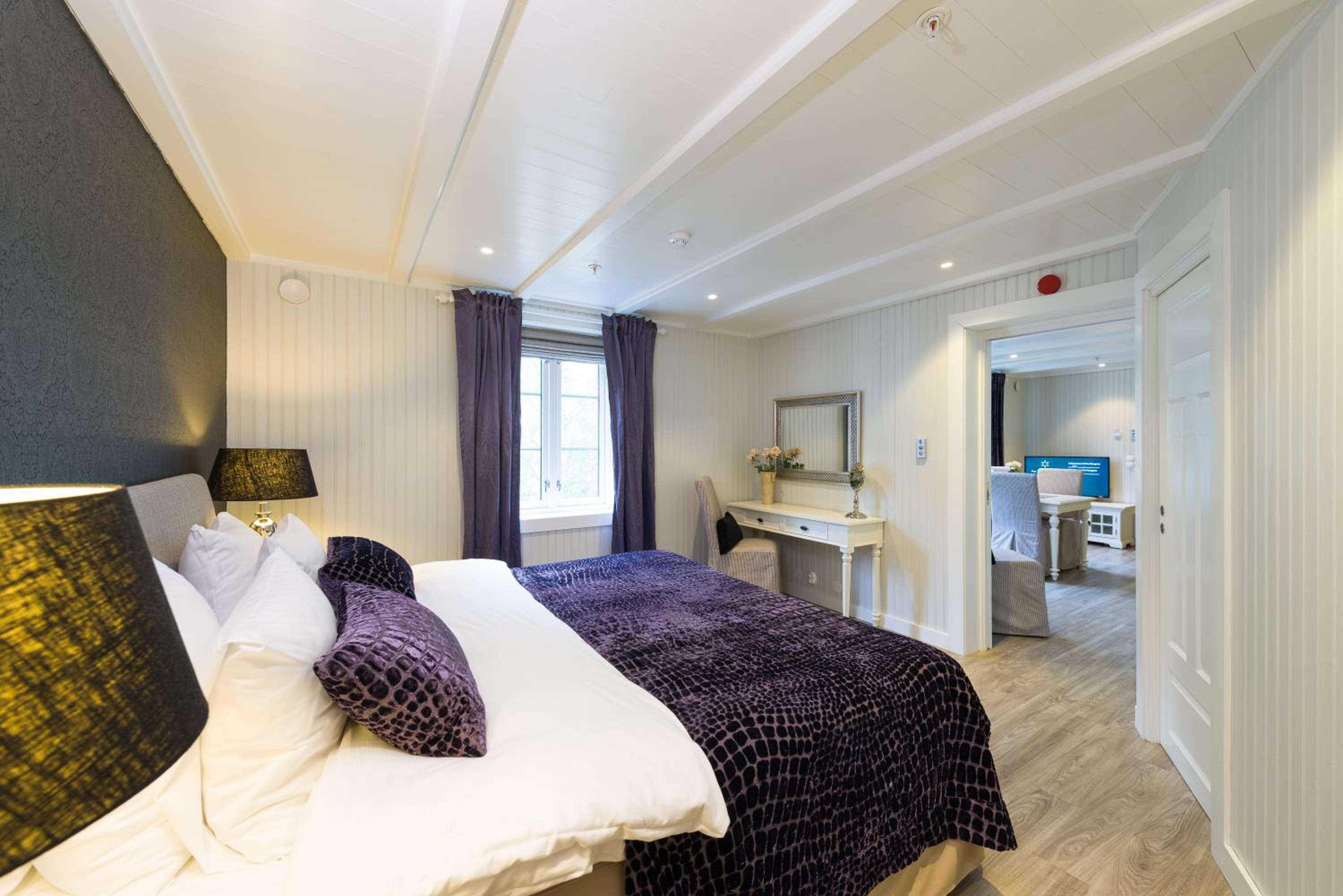 Suite with City View