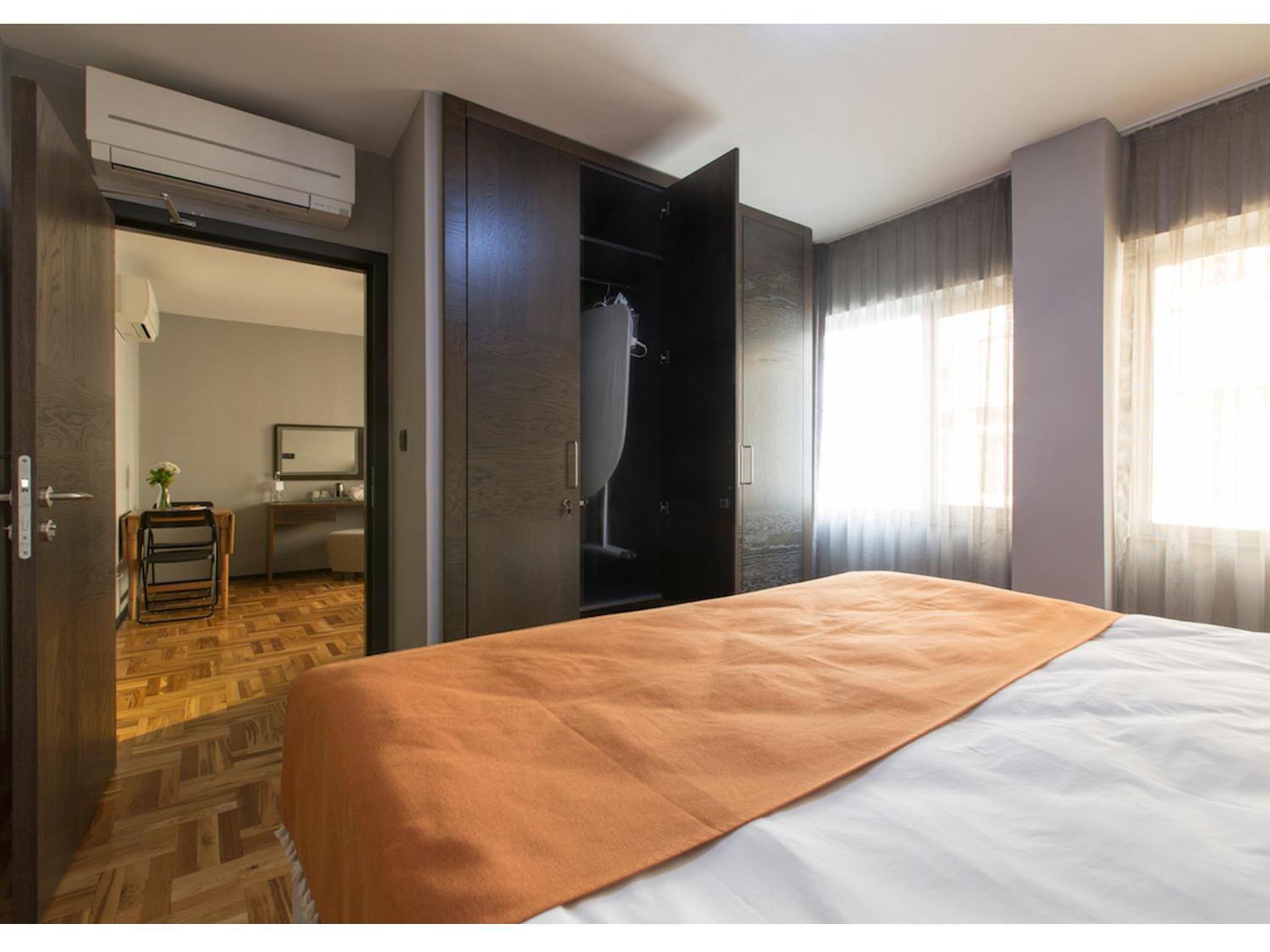 Deluxe Suite photo 3