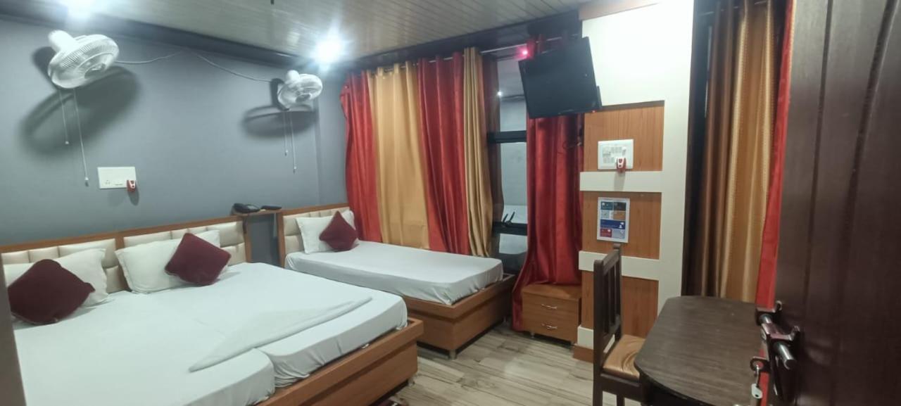 Mixed Dormitory Room