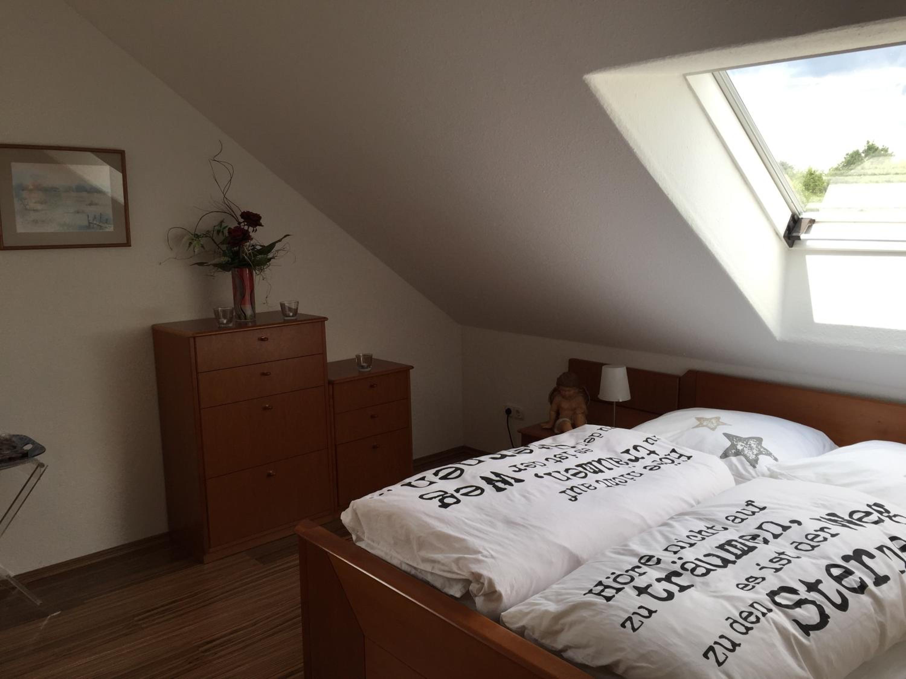 Queen Room photo 1
