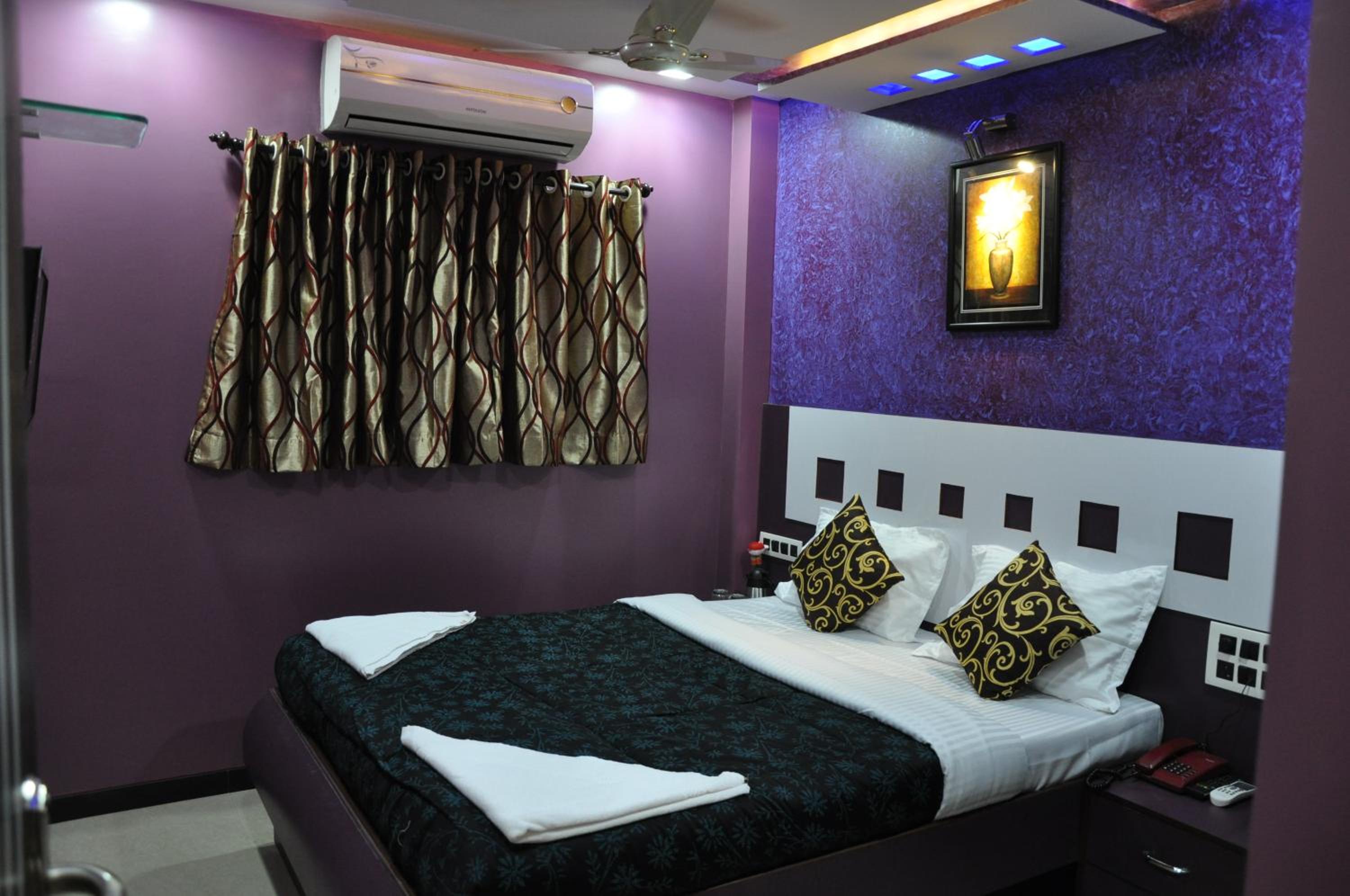 Deluxe Double or Twin Room - Photo 2