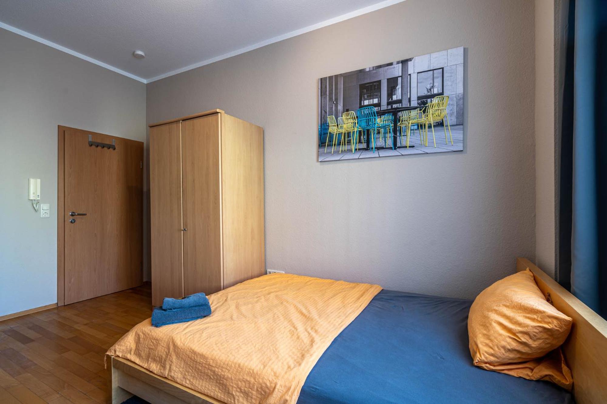 Single Room with Bathroom photo 2