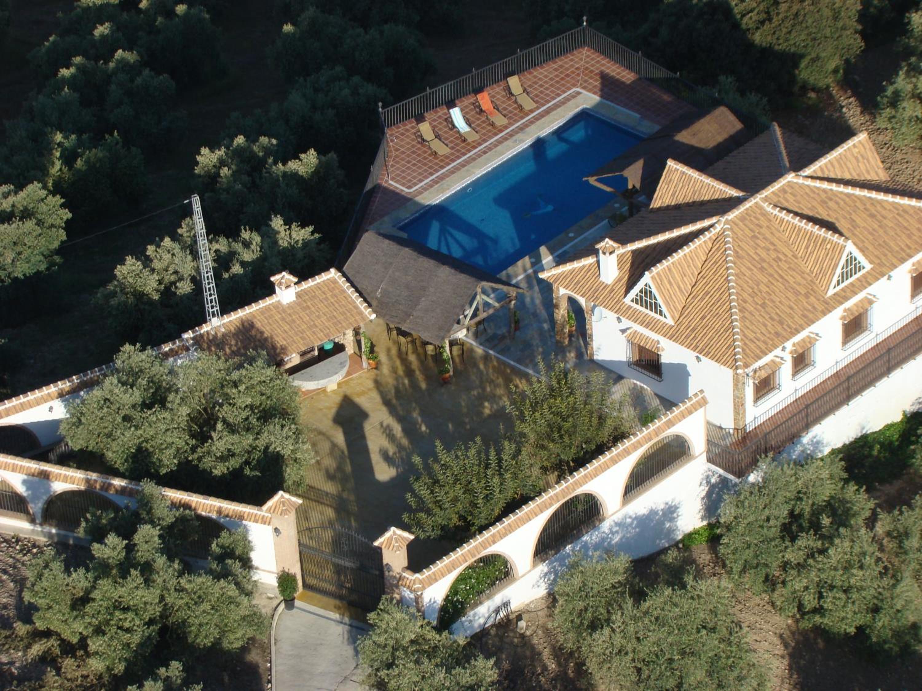 Four-Bedroom House photo 2