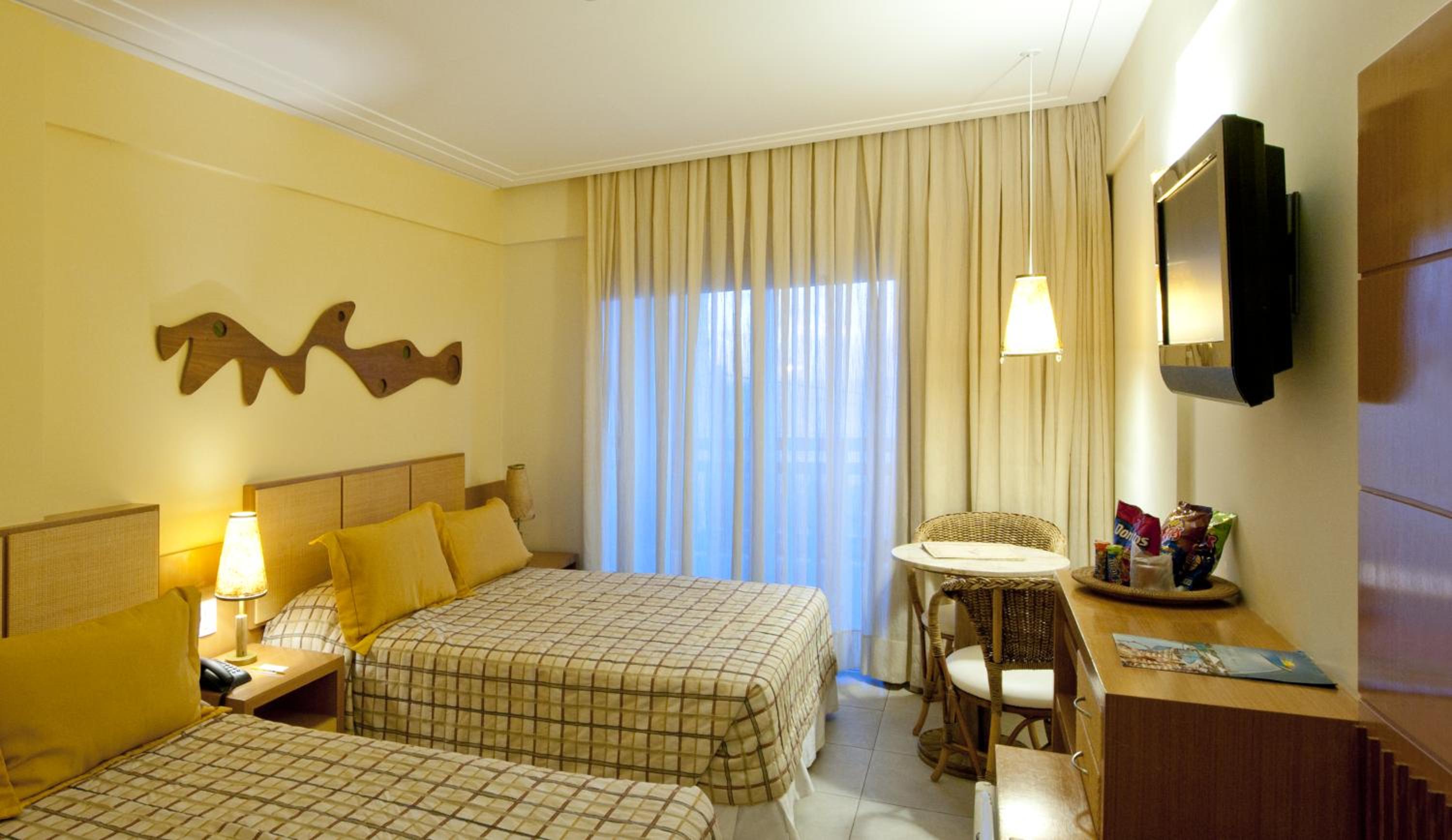 Deluxe Room with Balcony photo 3