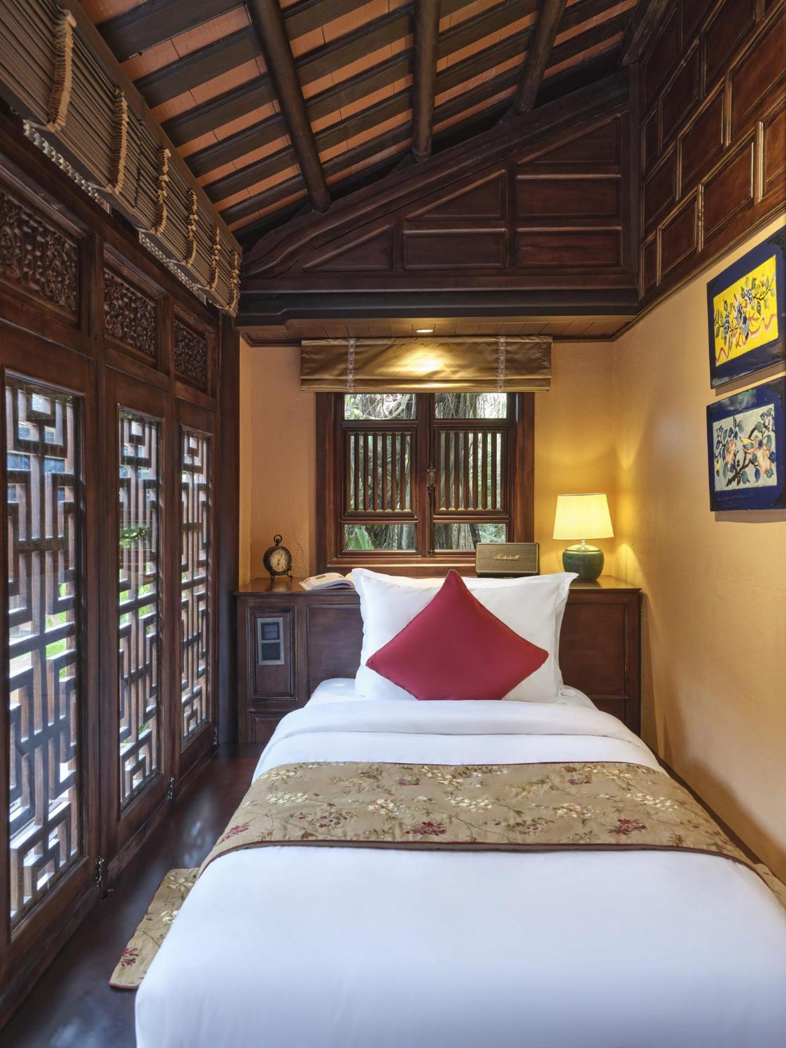 Triple Room with View