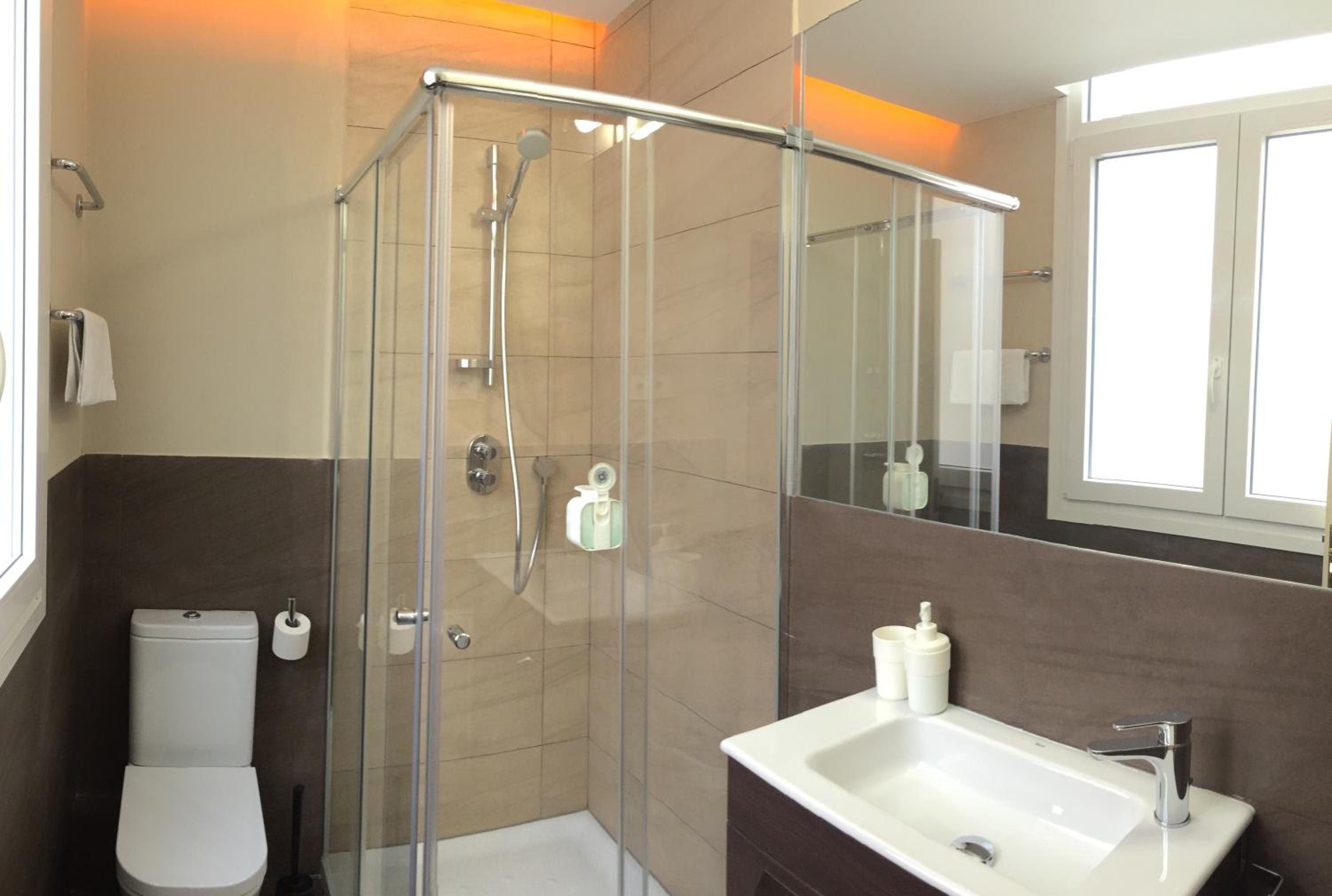 Double Room - Photo 6