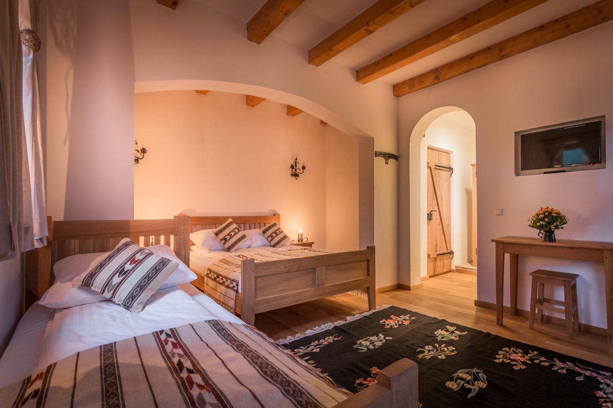 Standard Triple Room - Photo 1