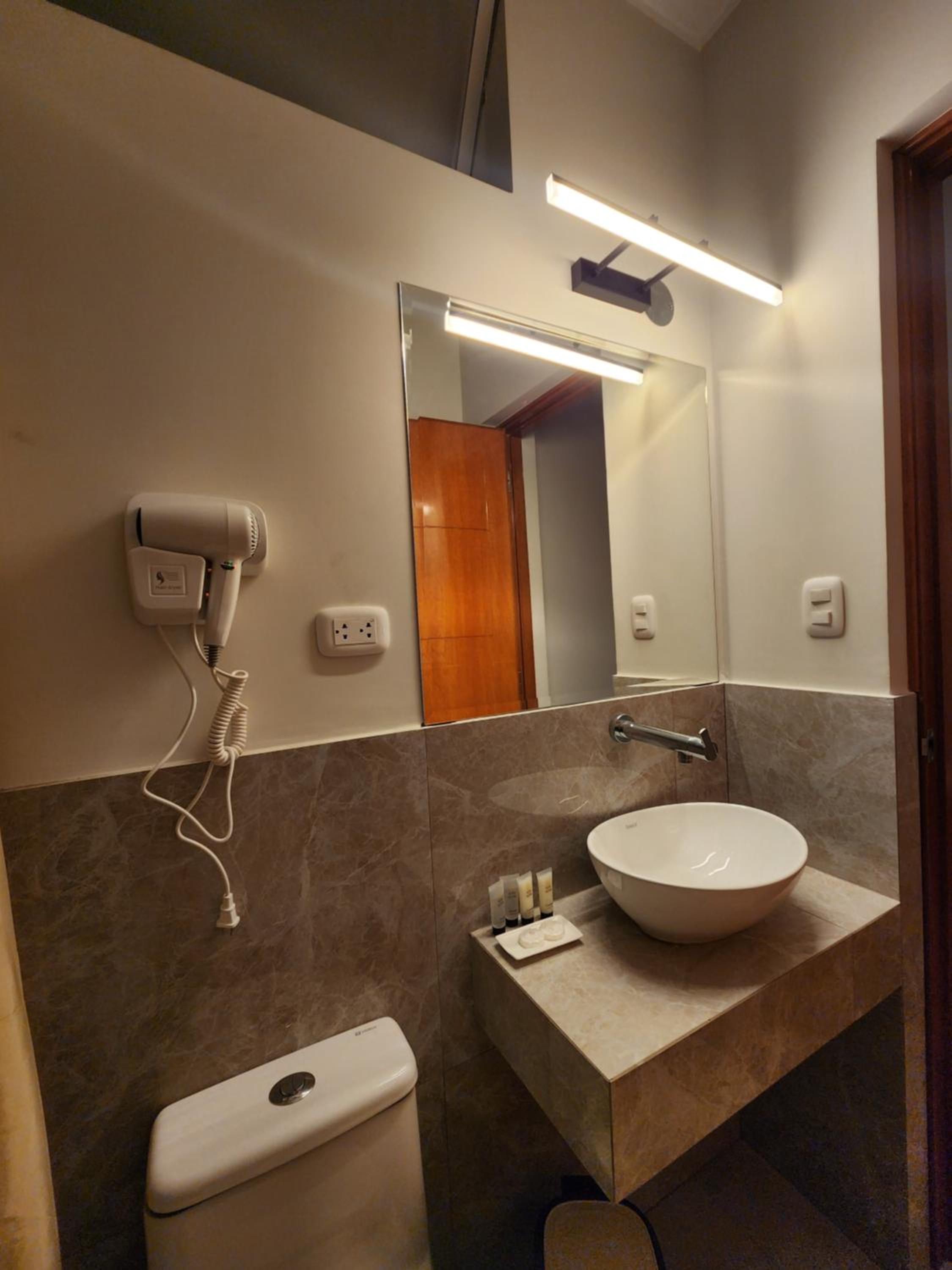 Deluxe Twin Room photo 3