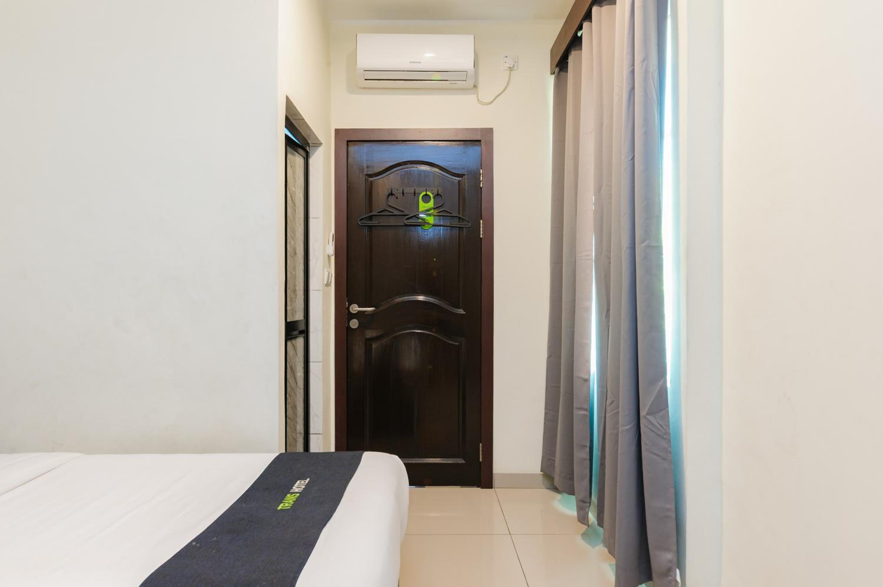 Single Room - Photo 2
